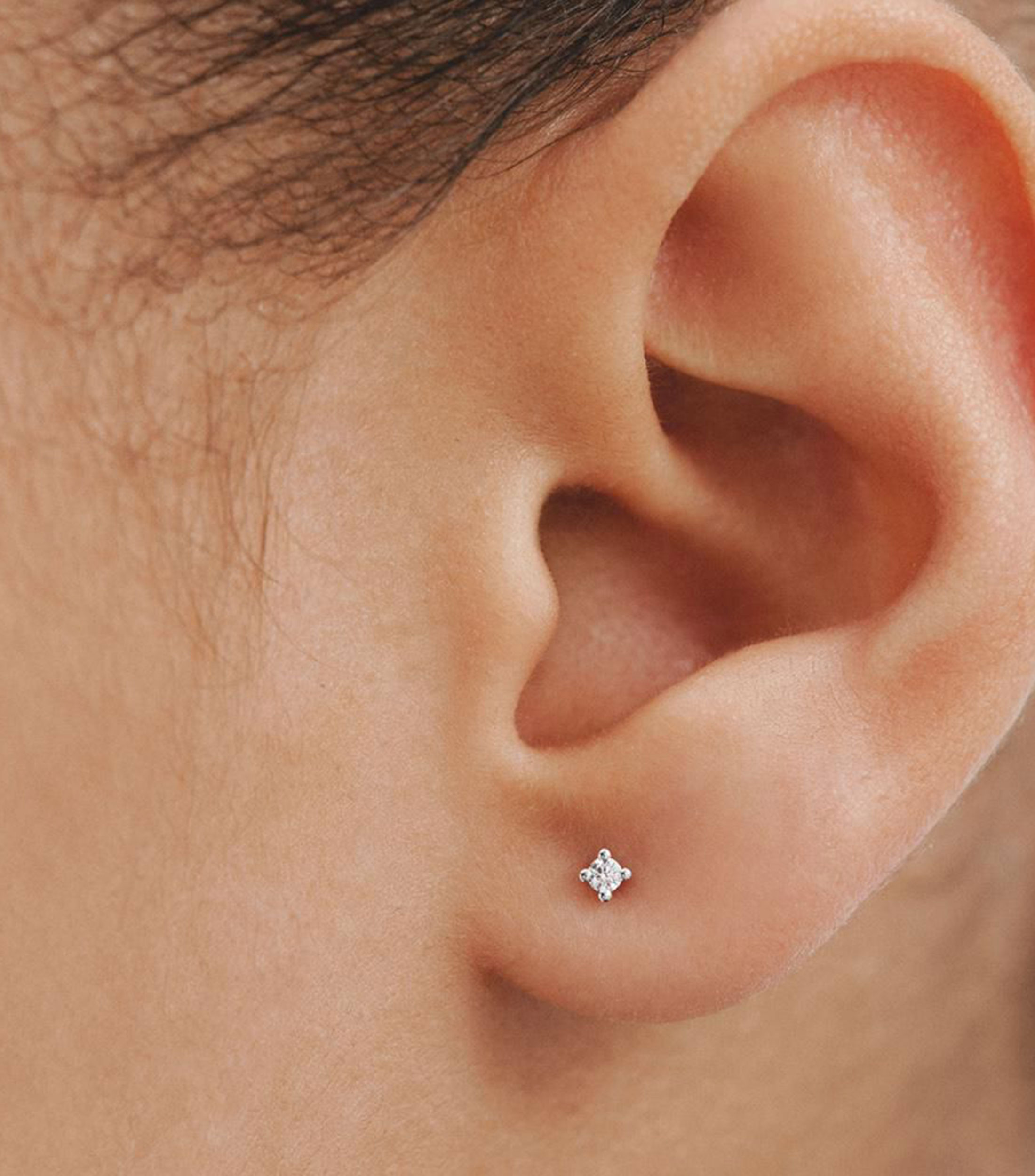 Pendiente individual en oro blanco 18 Kilates con diamante Mujer