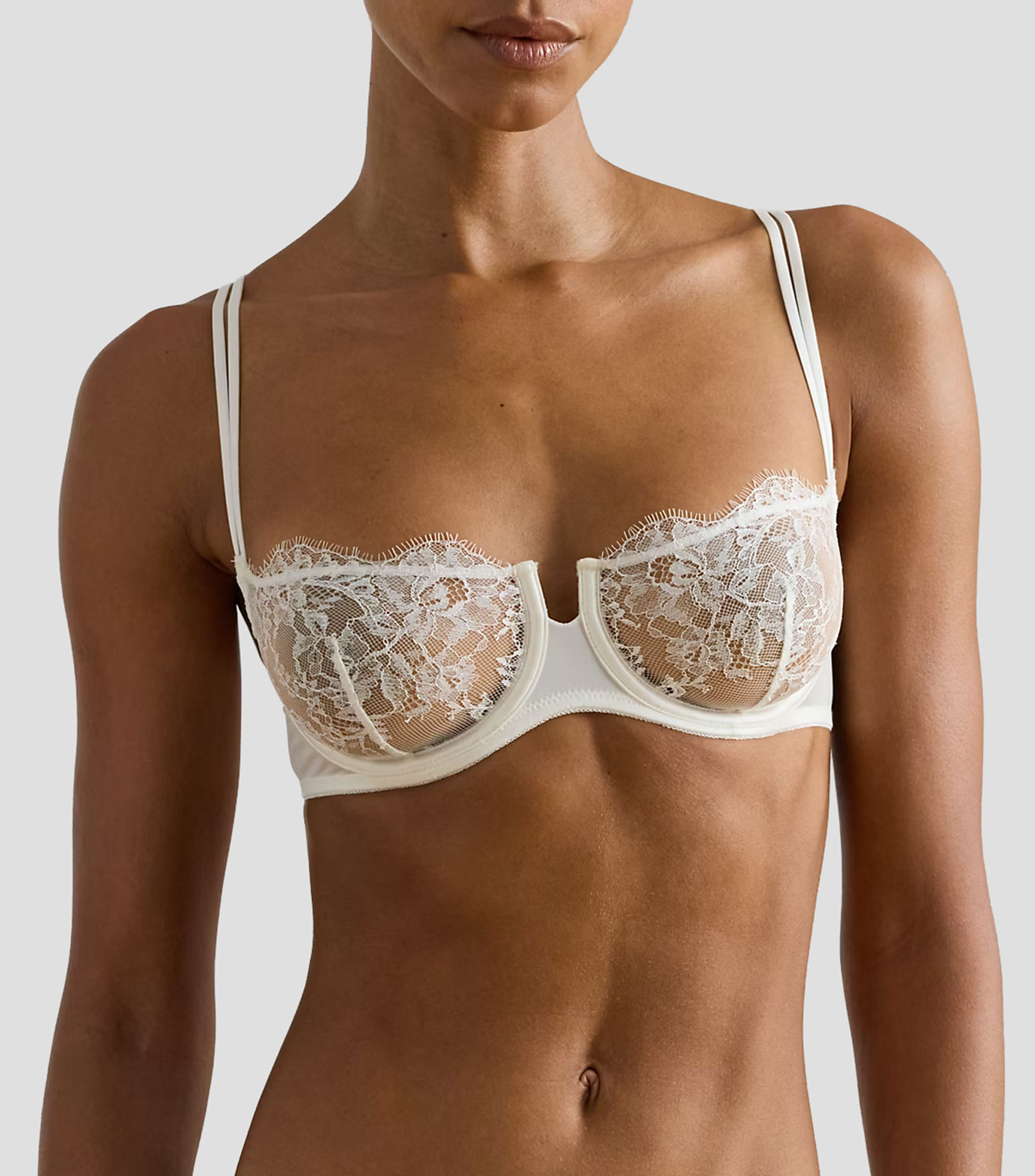 Brasier con encaje