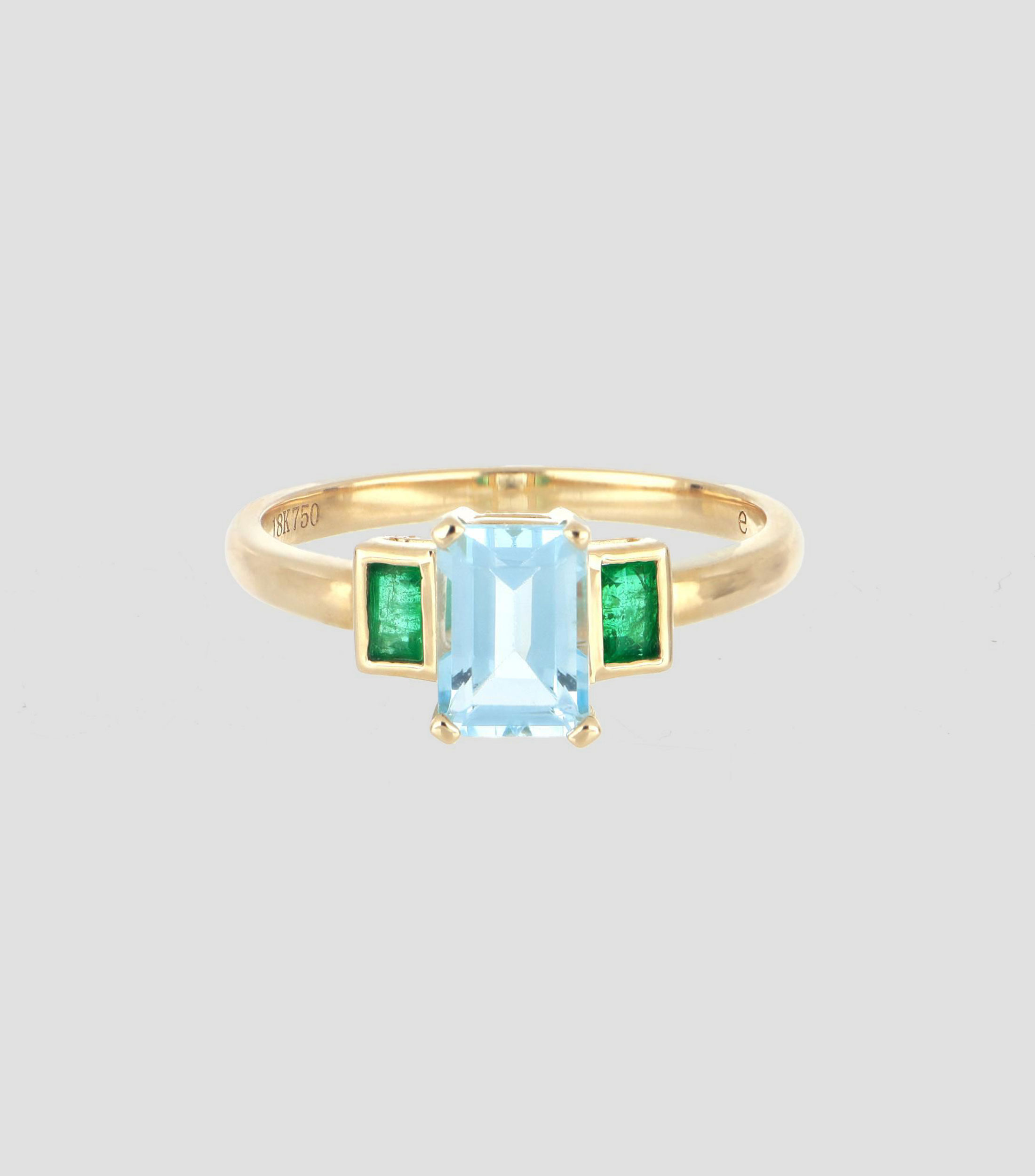 Anillo en oro amarillo 18 kilates con topacio Mujer