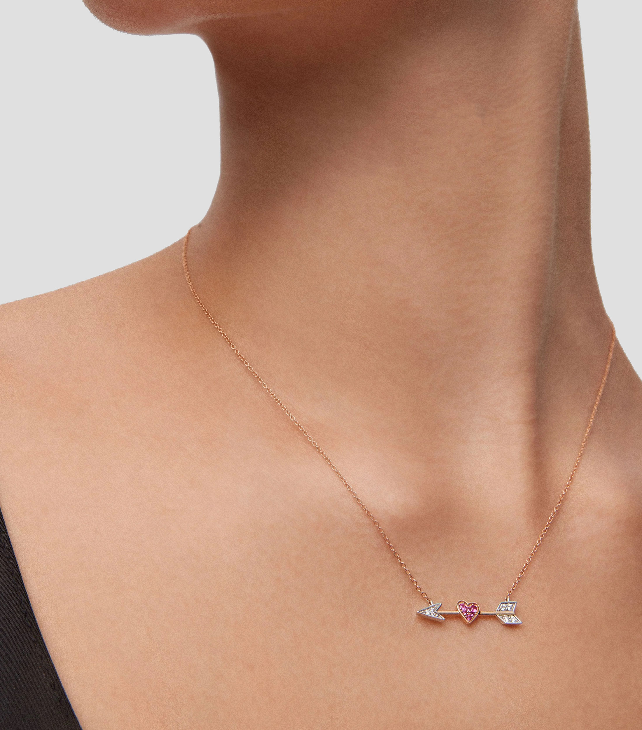 Collar con flecha y corazon en oro rosa de 18 kilates con diamantes Romeo y Julieta Mujer