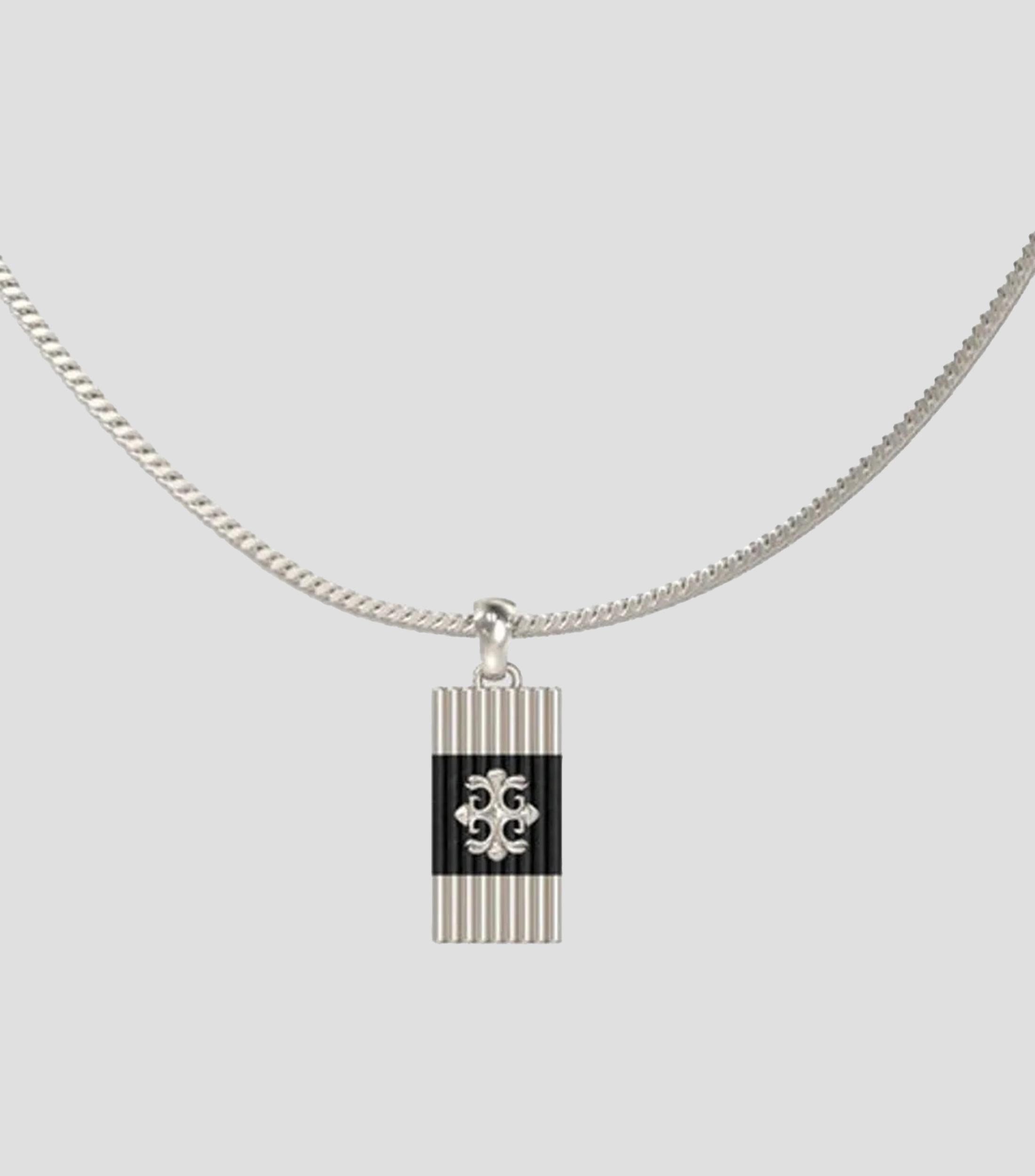 Collar Rebel Hombre