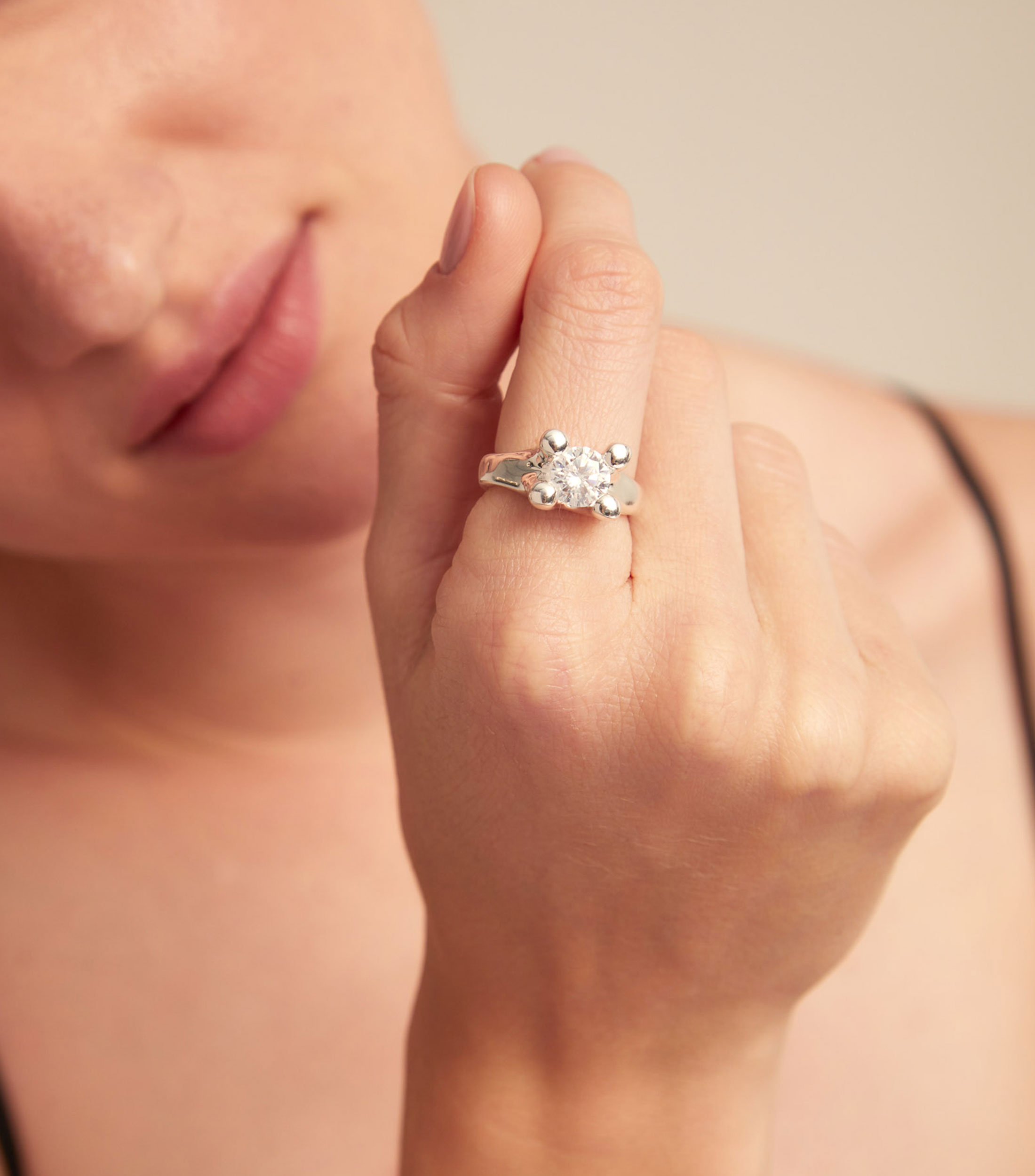 Anillo Anima con circonita Mujer