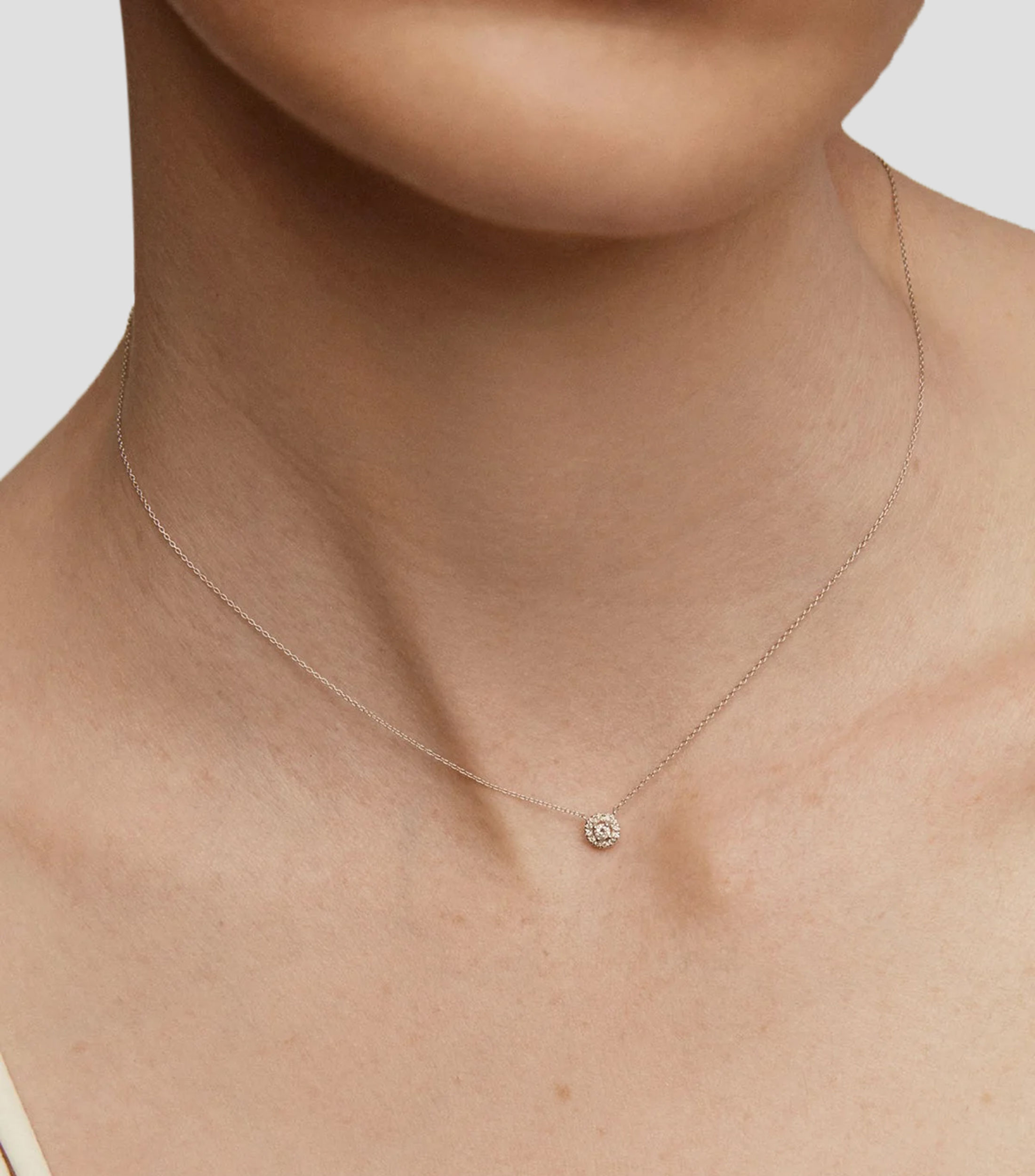 Collar en Oro blanco de 18 Kilates con Diamantes Mujer
