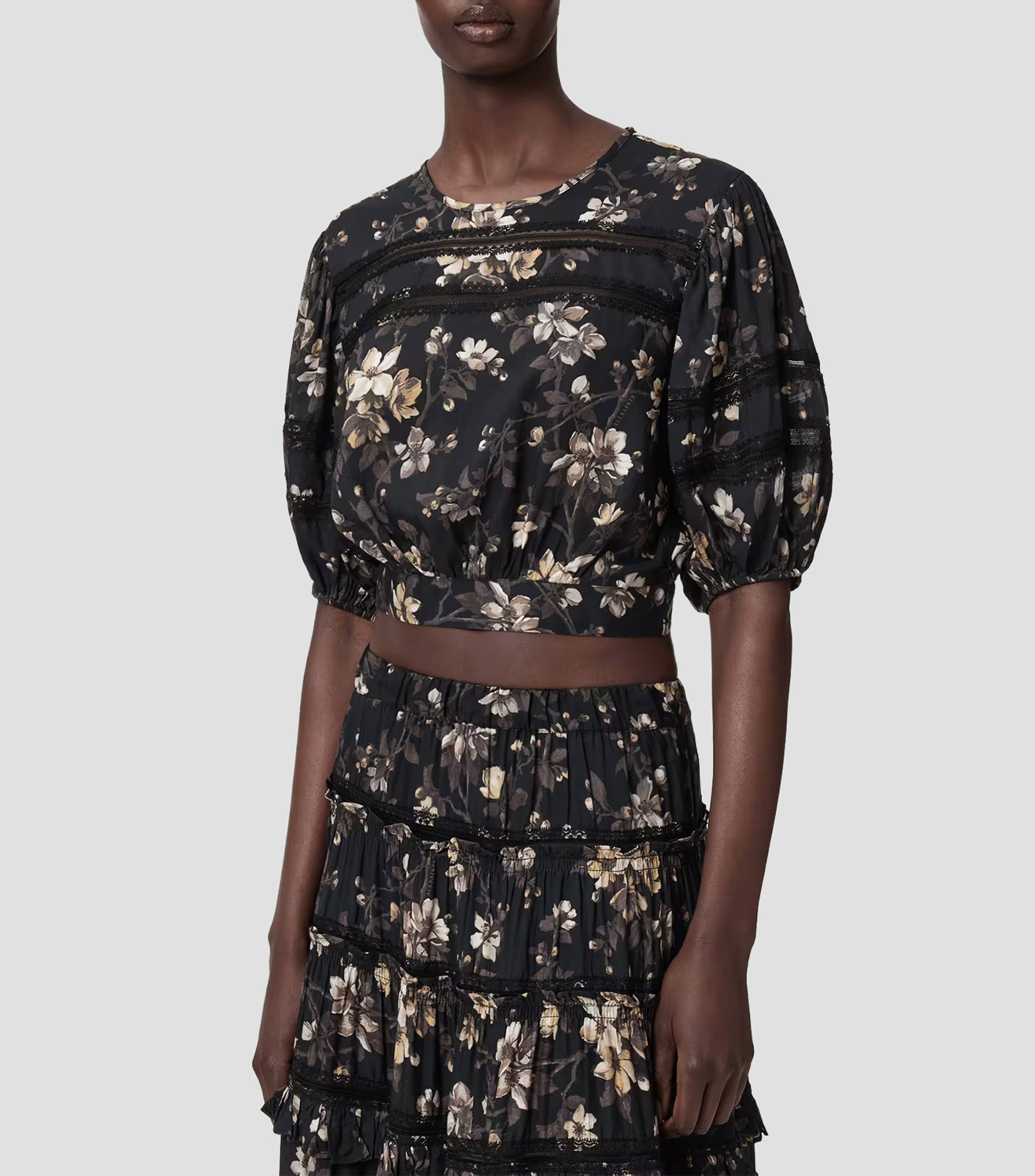 Blusa estampada con manga corta Mujer