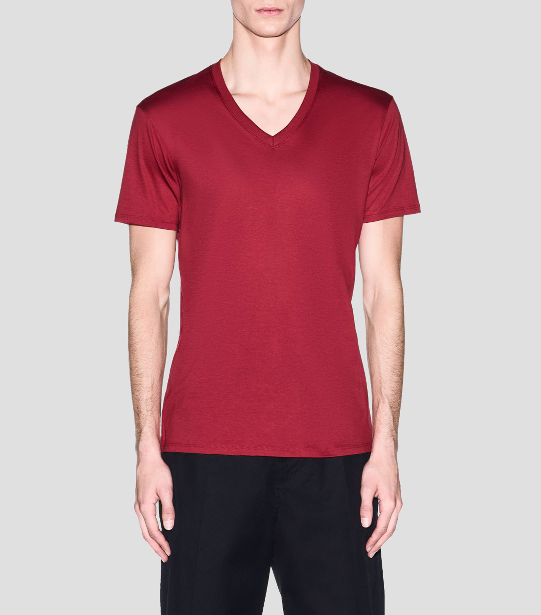 Playera cuello V manga corta lisa Hombre