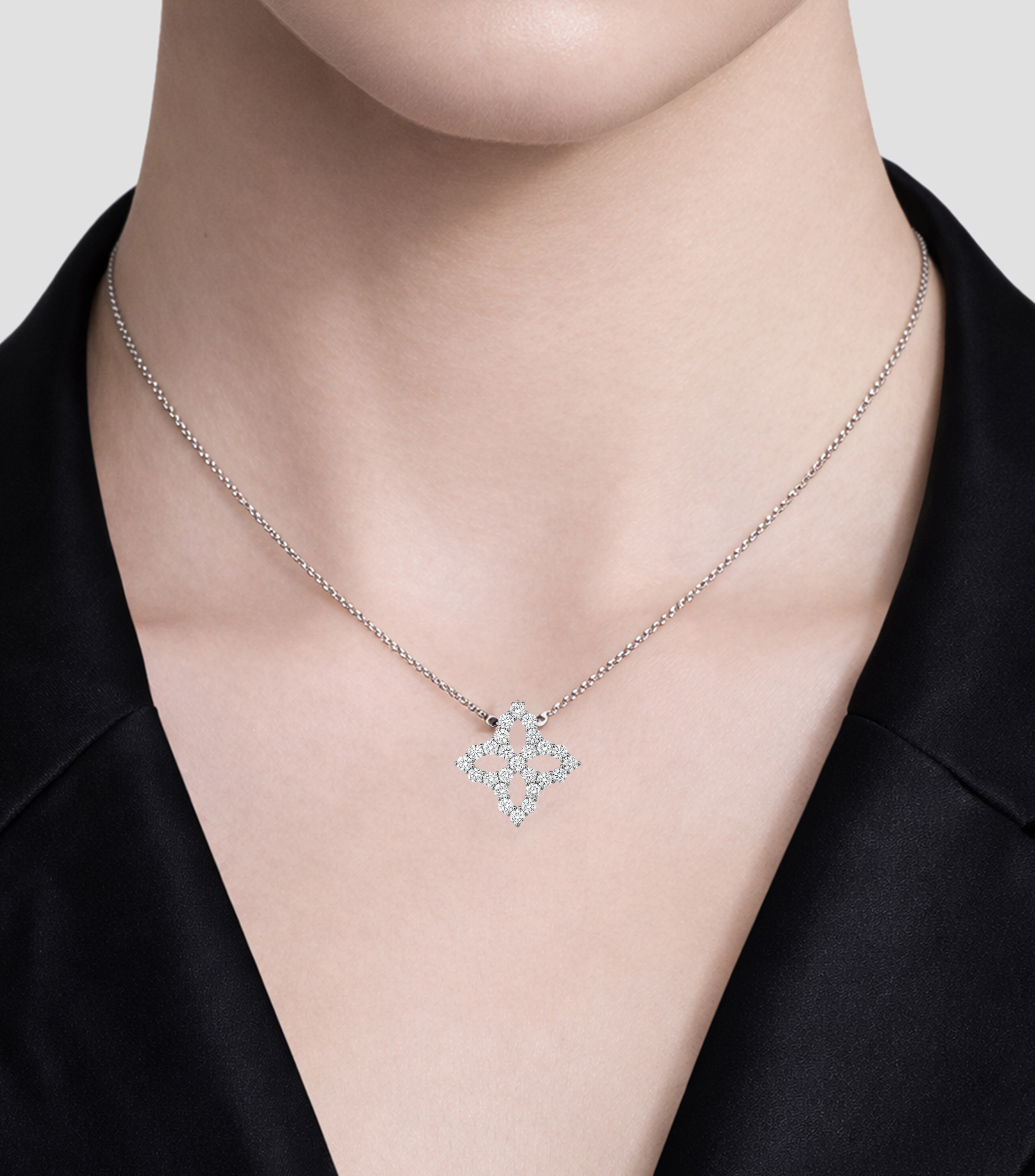 Dije Flor en Oro 18 Kilates con Diamantes Mujer