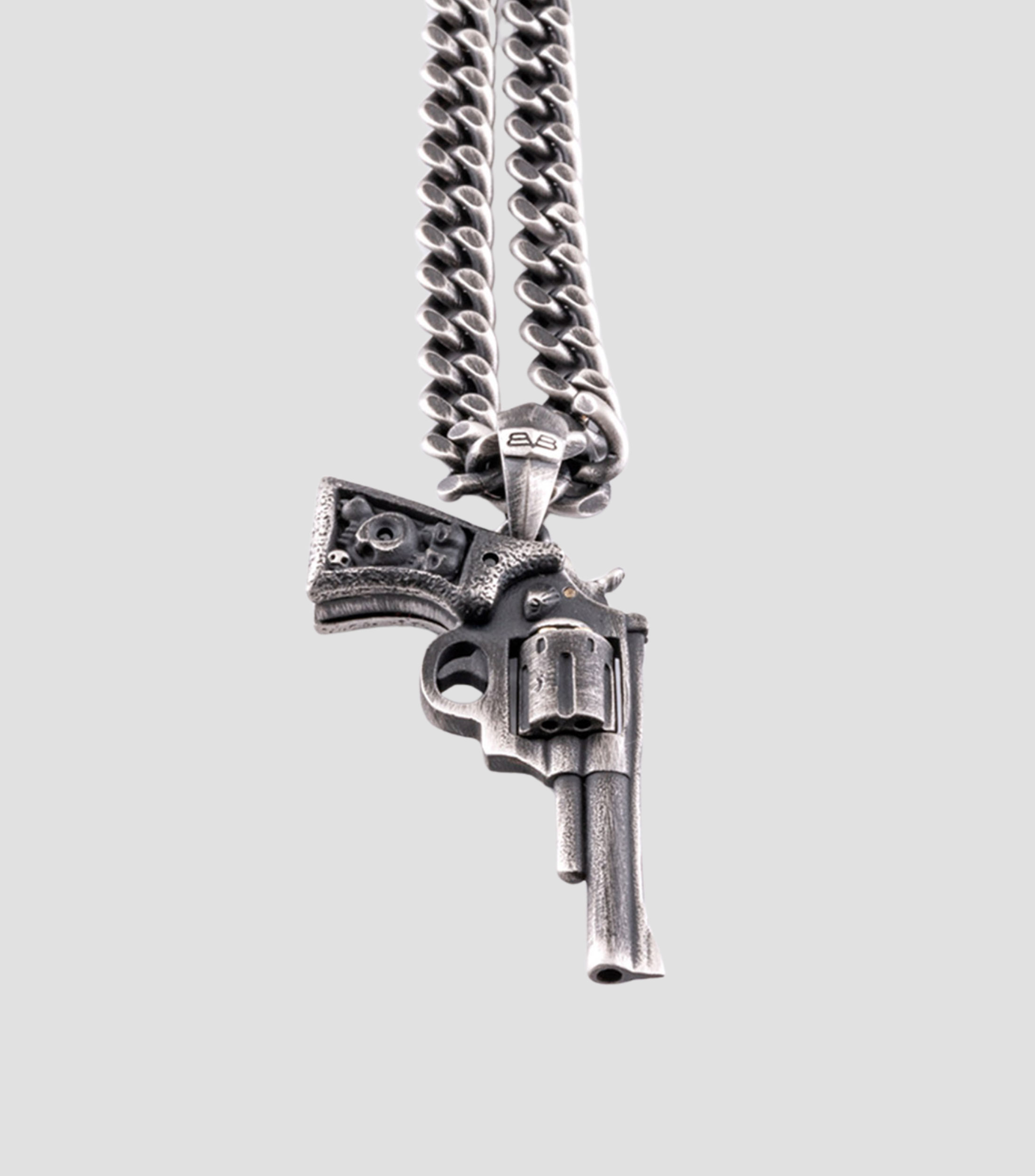 Collar con Pistola Hombre