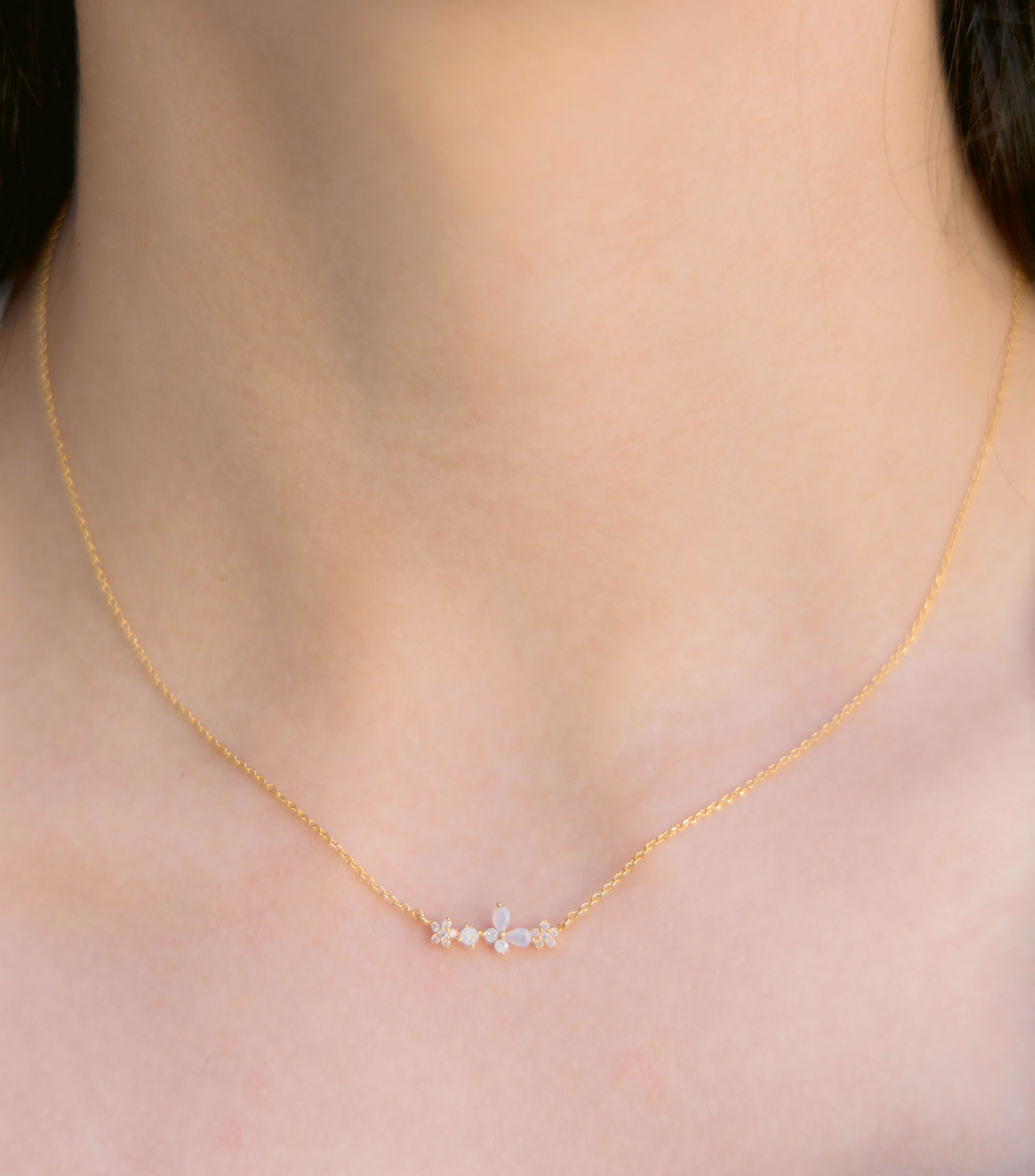 Collar flor con cristales Mujer