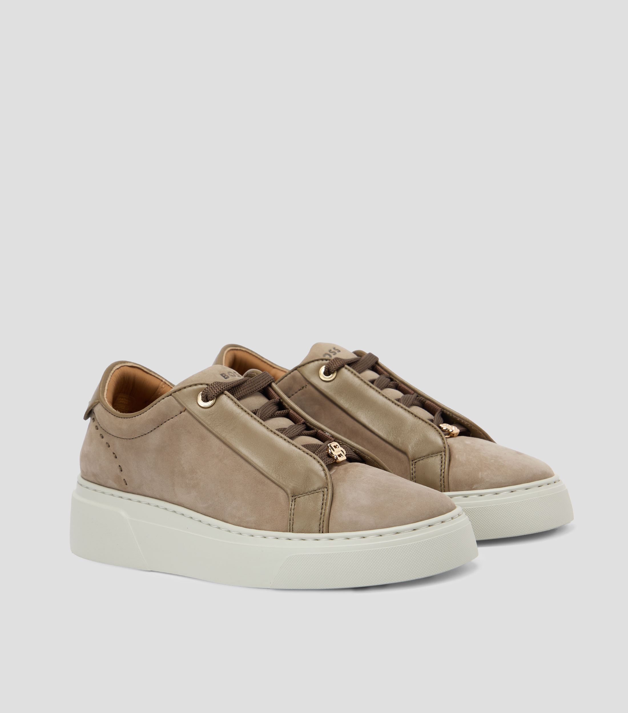Tenis casuales con plataforma Gabry en piel vacuna Mujer