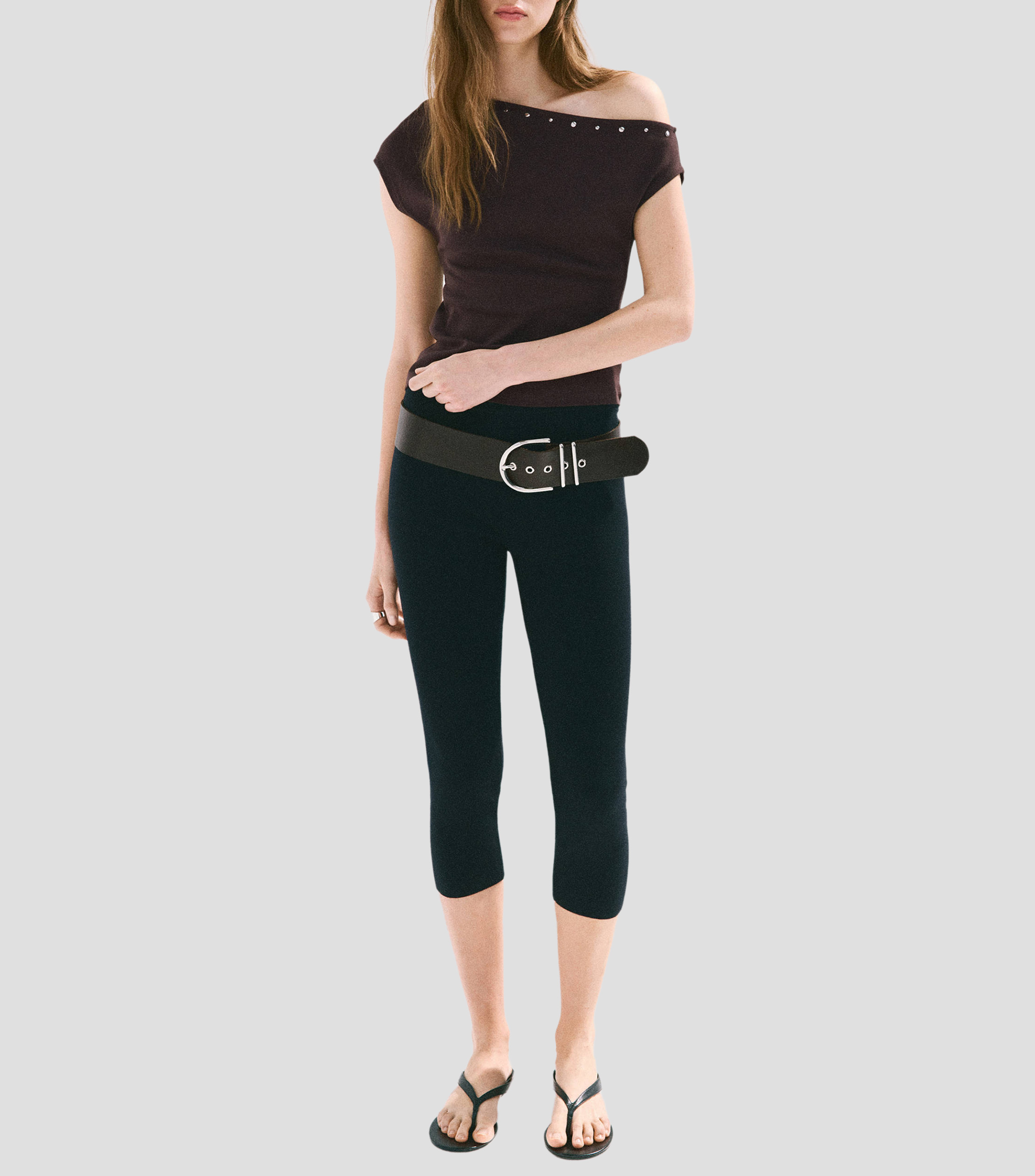 Playera cuello asimétrico manga corta liso Mujer