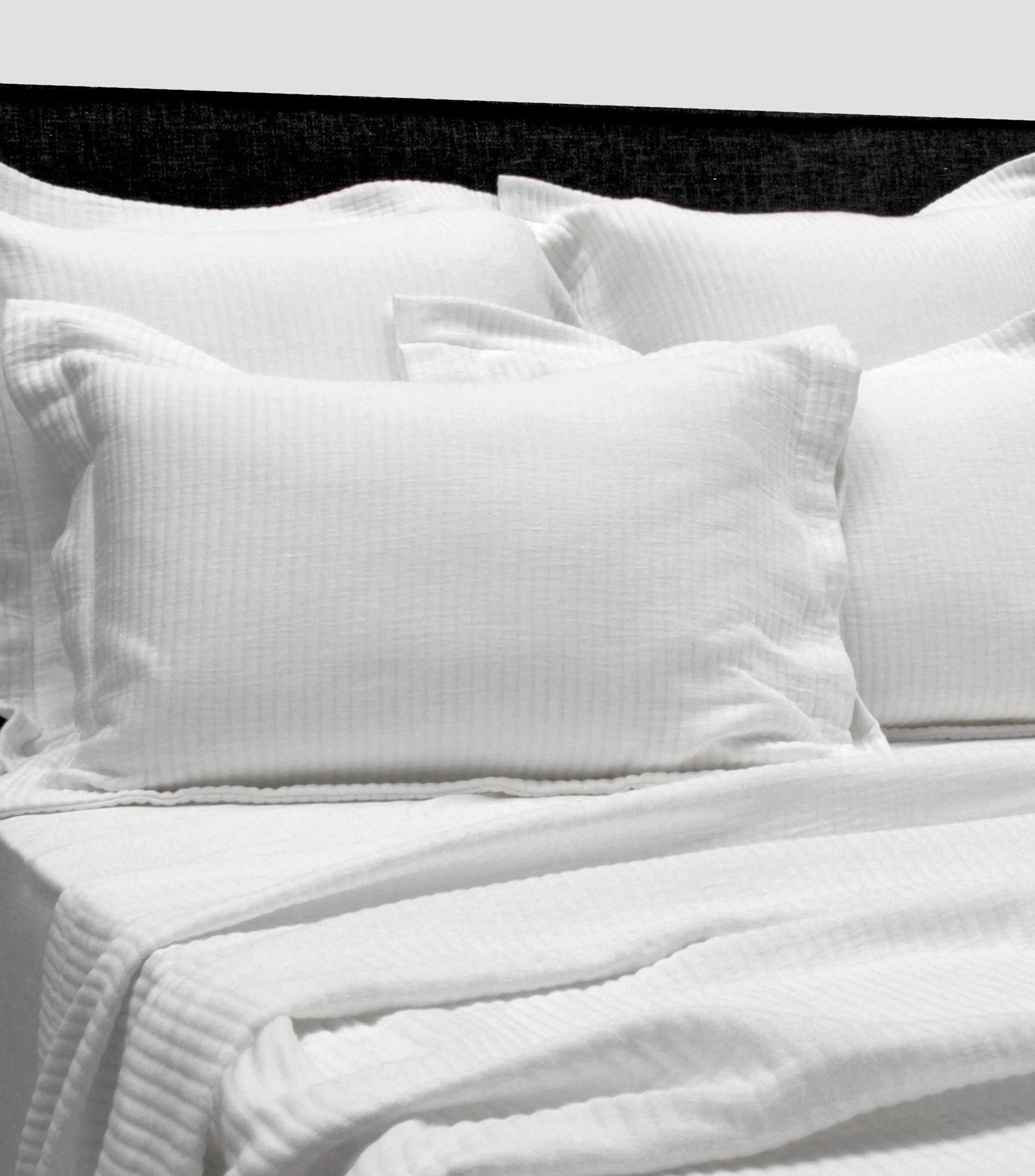 Cubrecama matrimonial/queen size Susurro Blanco