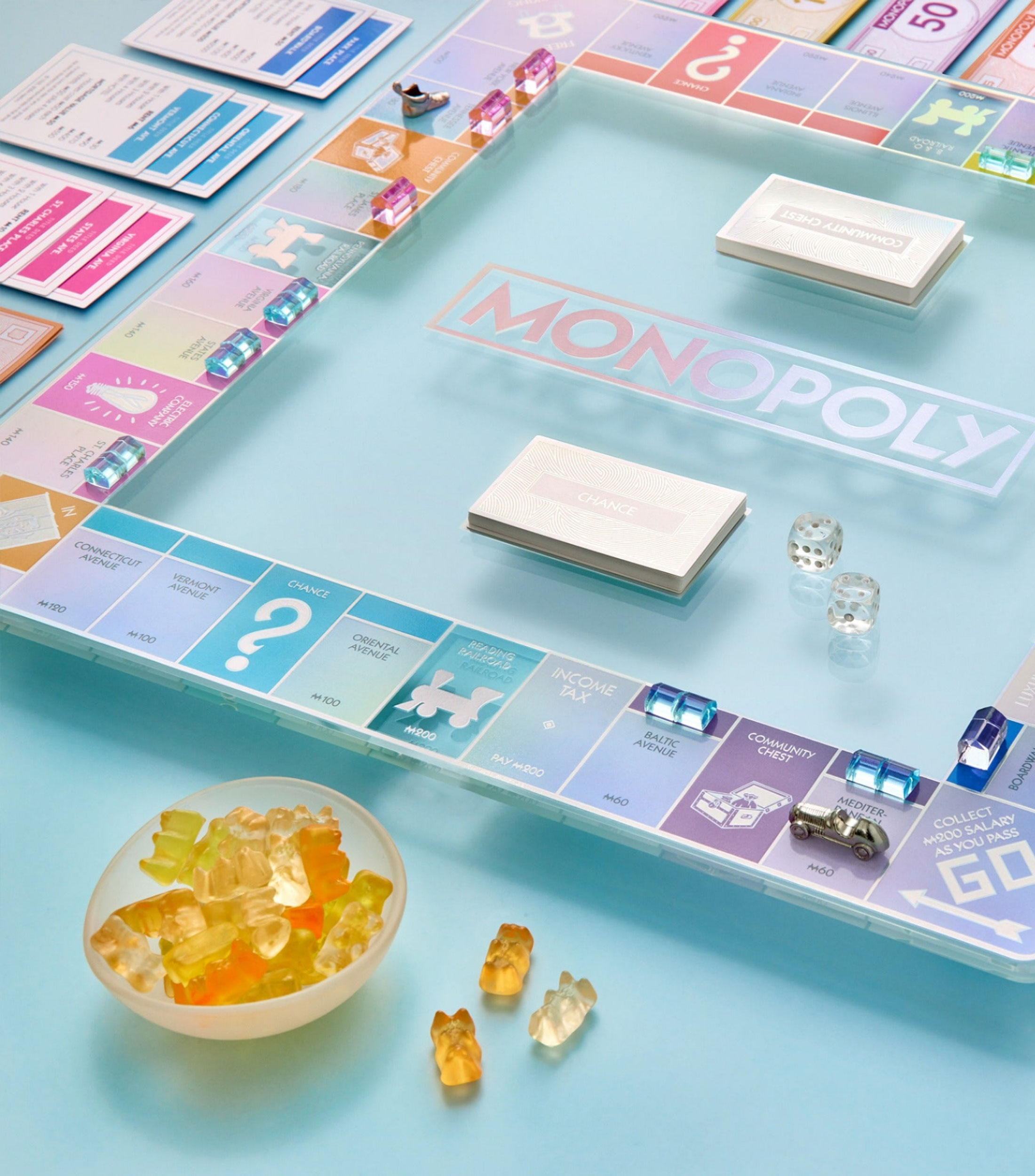 Juego de mesa, Monopoly Aura Glass Edition