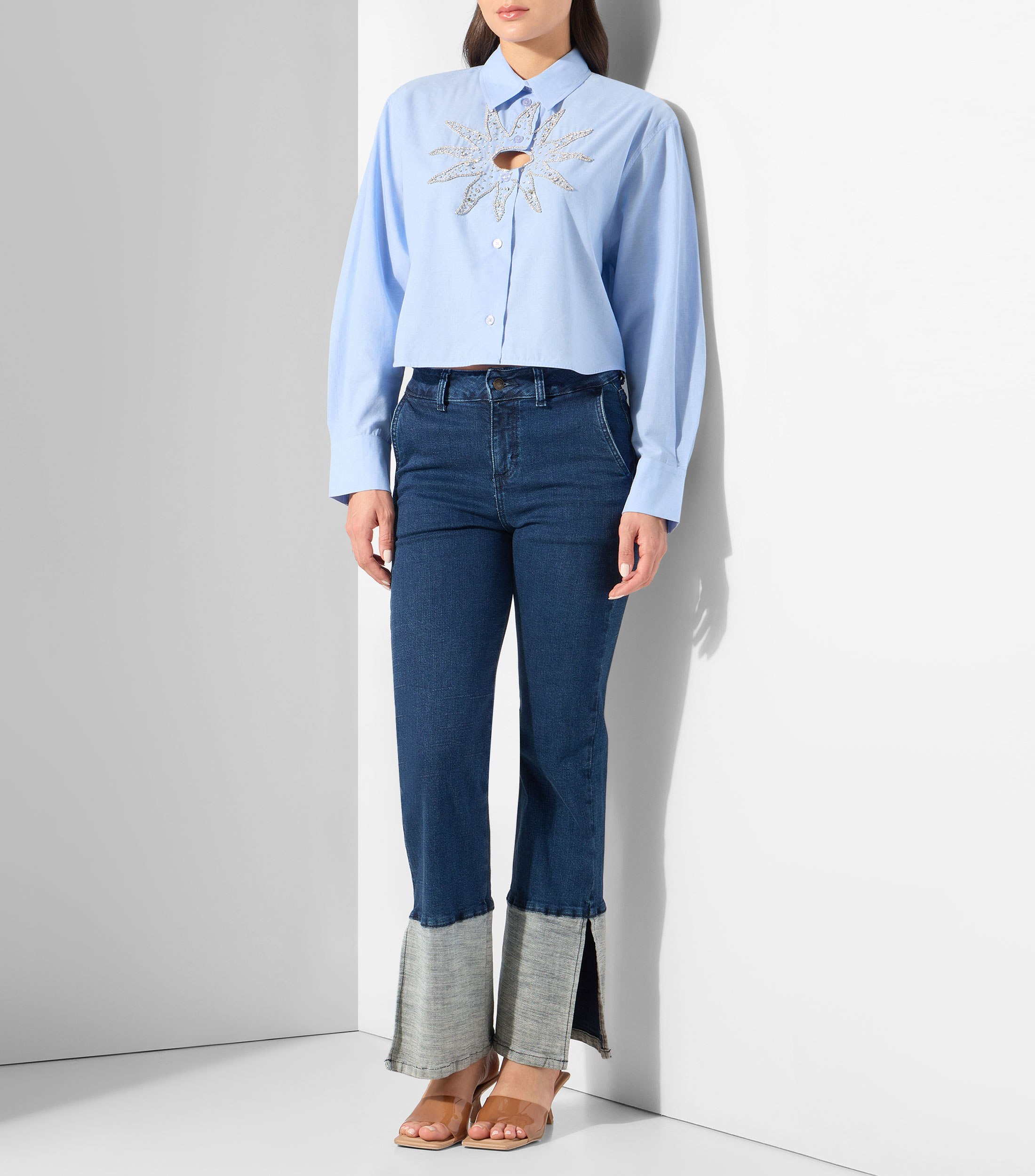 Camisa con pedrería con manga larga Mujer