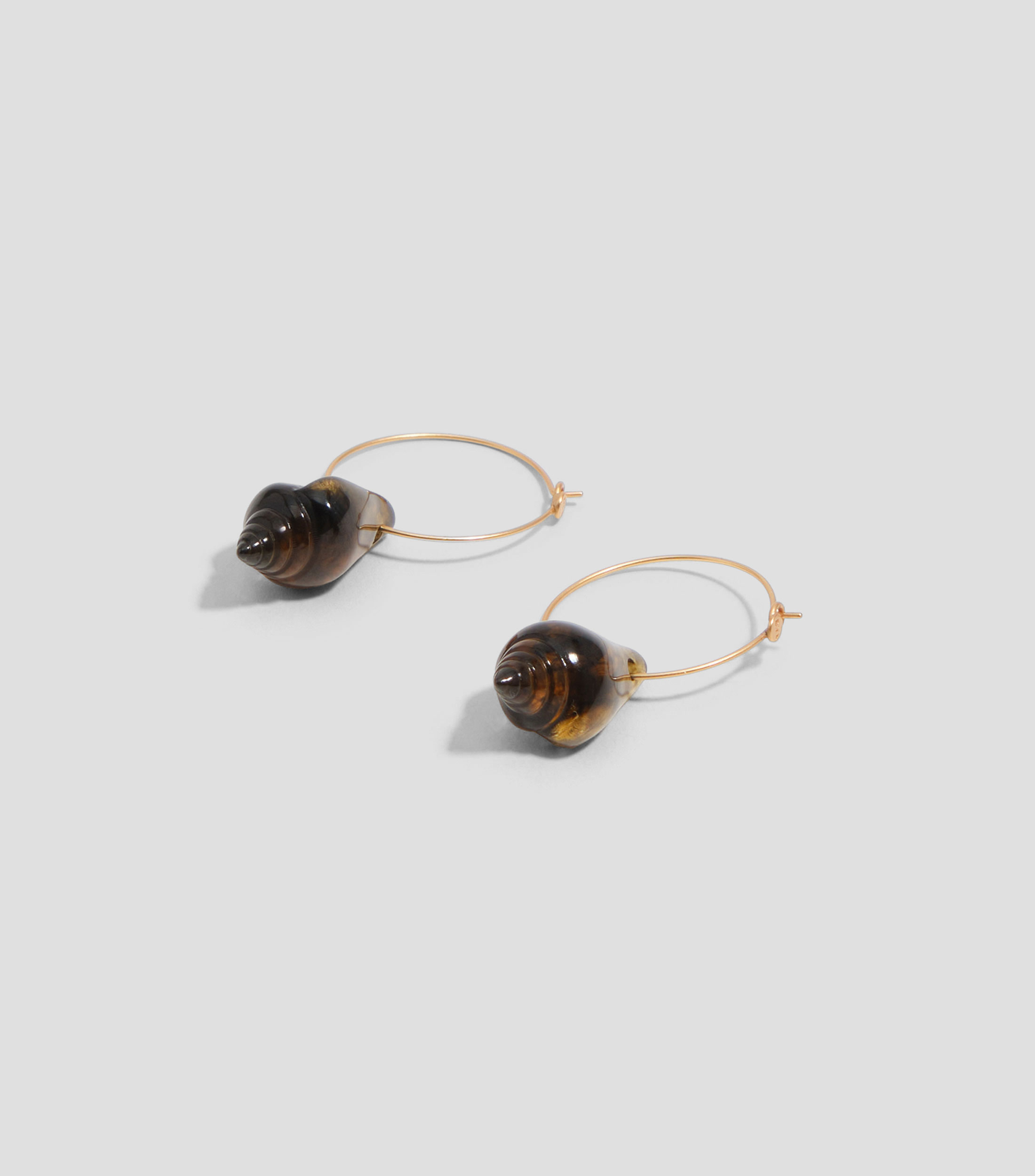 Pendientes aro caracola resina ámbar Mujer