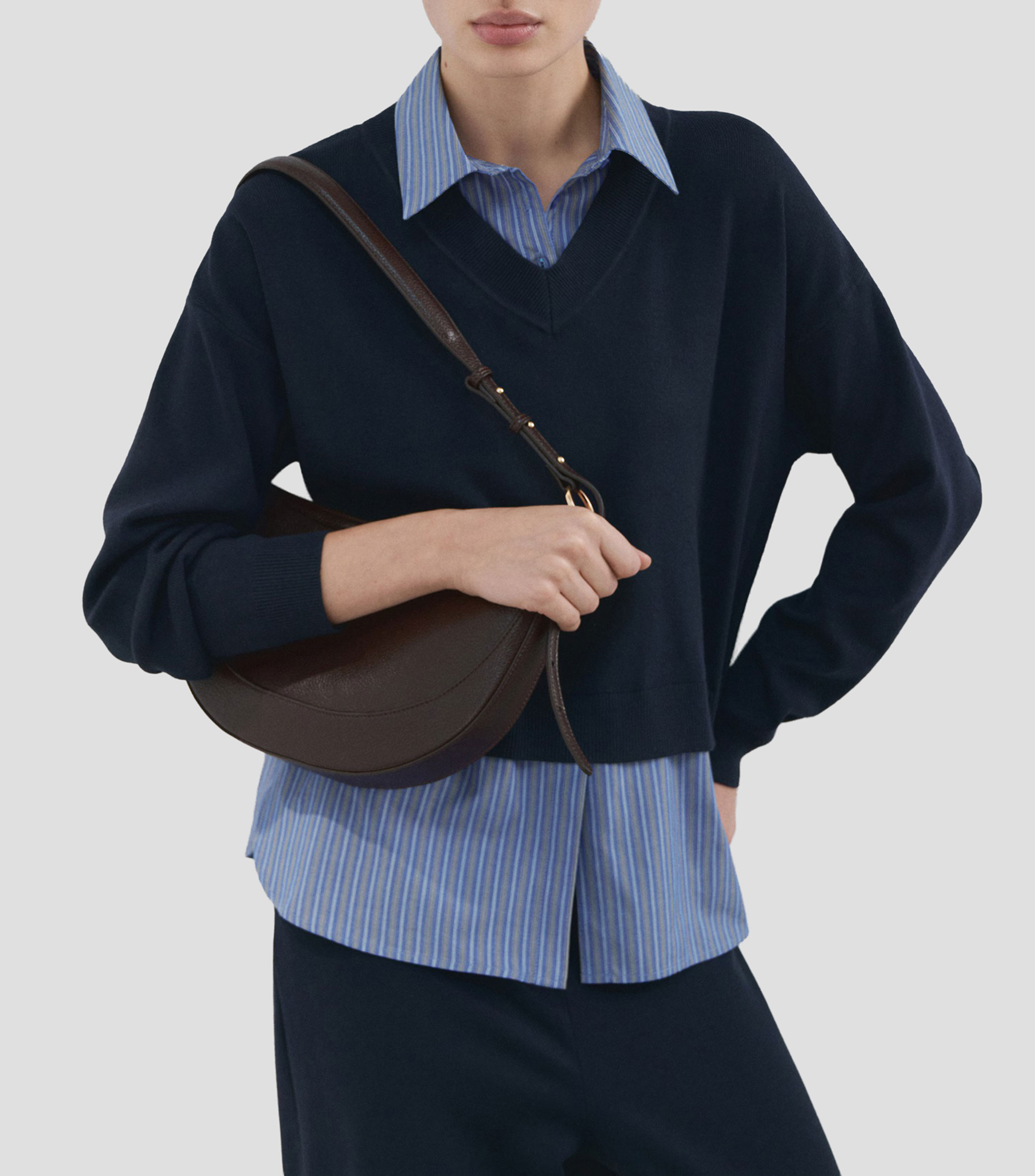 Suéter cuello V Mujer