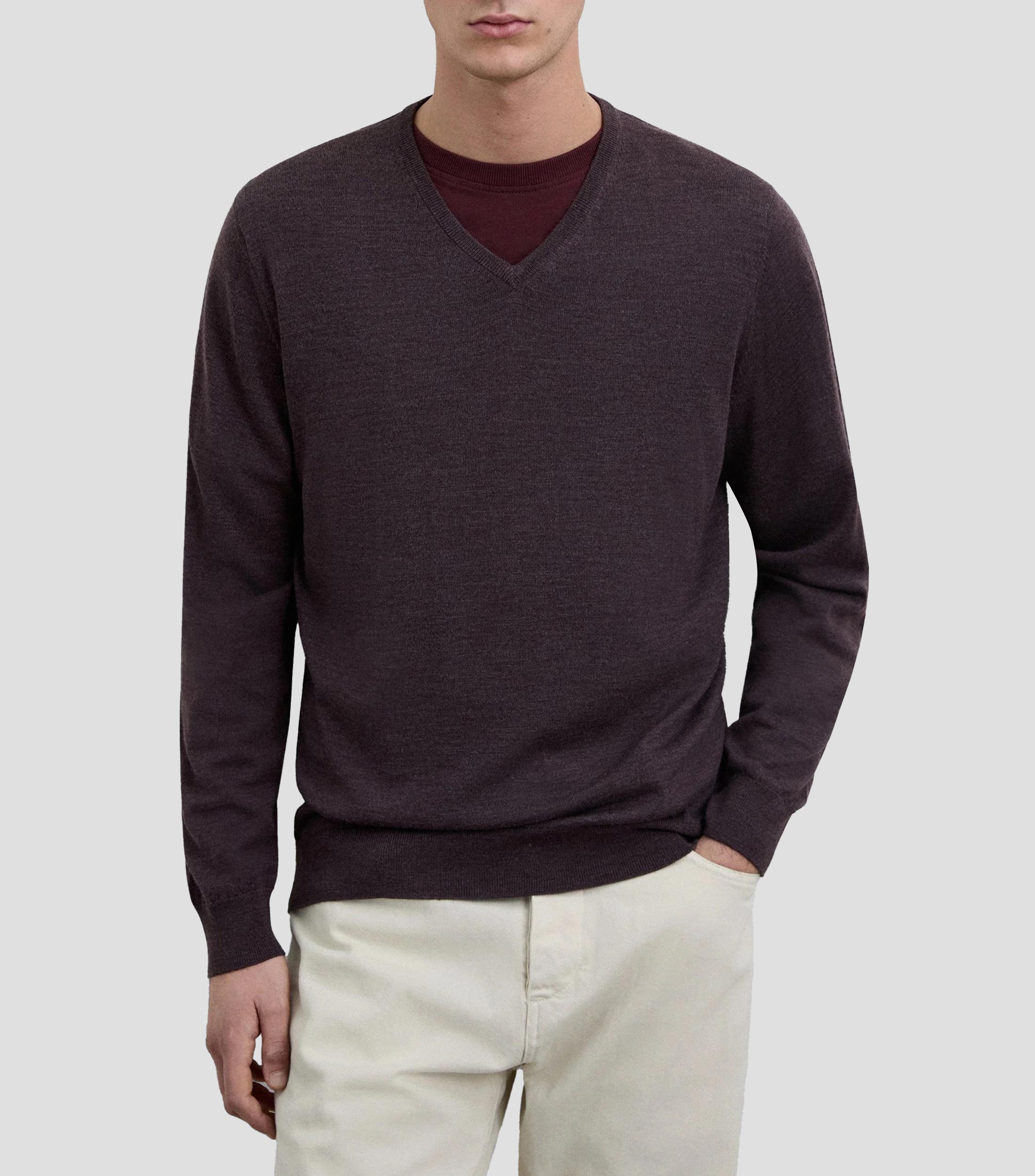 Suéter cuello V Hombre