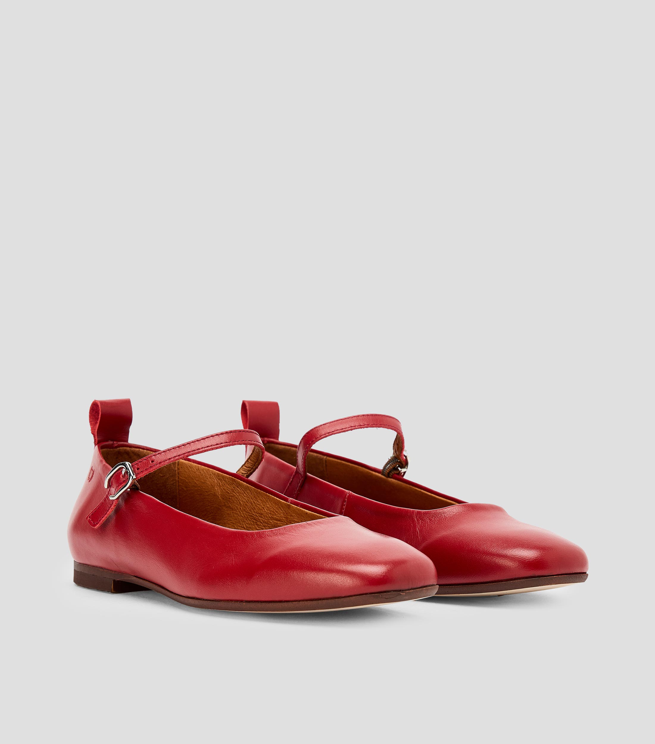 Flats con cinta en piel vacuna Mujer
