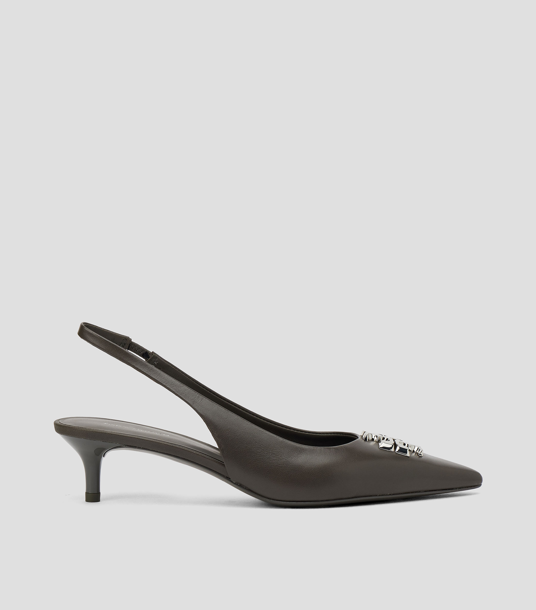 Zapatillas slingback Eleanor con tacón bajo delgado