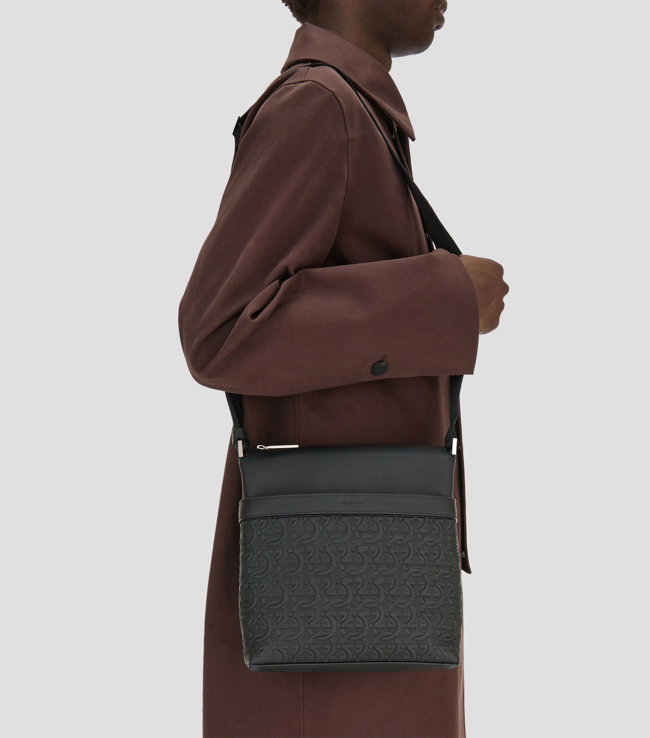 Bolso bandolera con gofrado Gancini Hombre