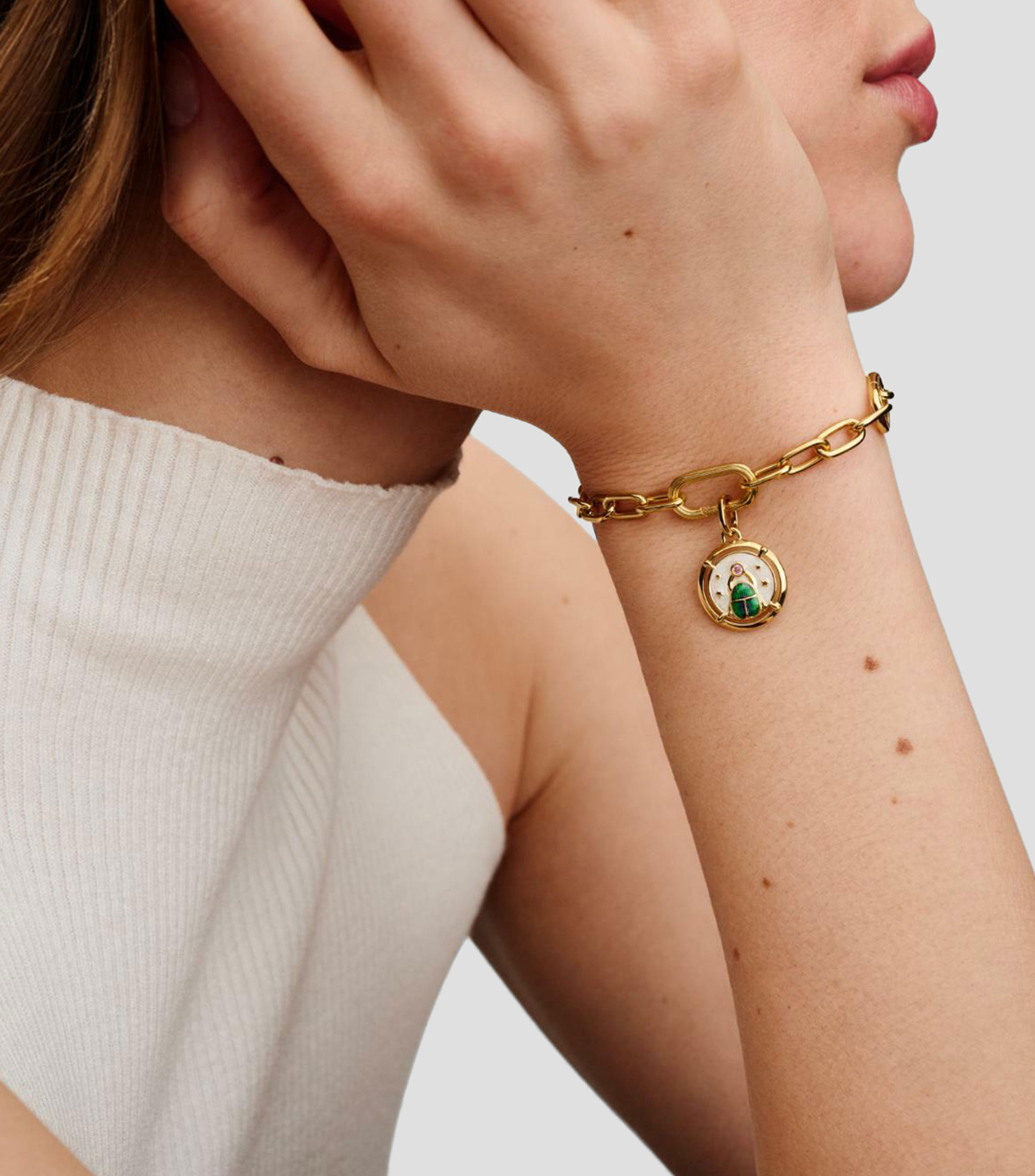 Charm Escarabajo con Zirconia Cúbica Mujer