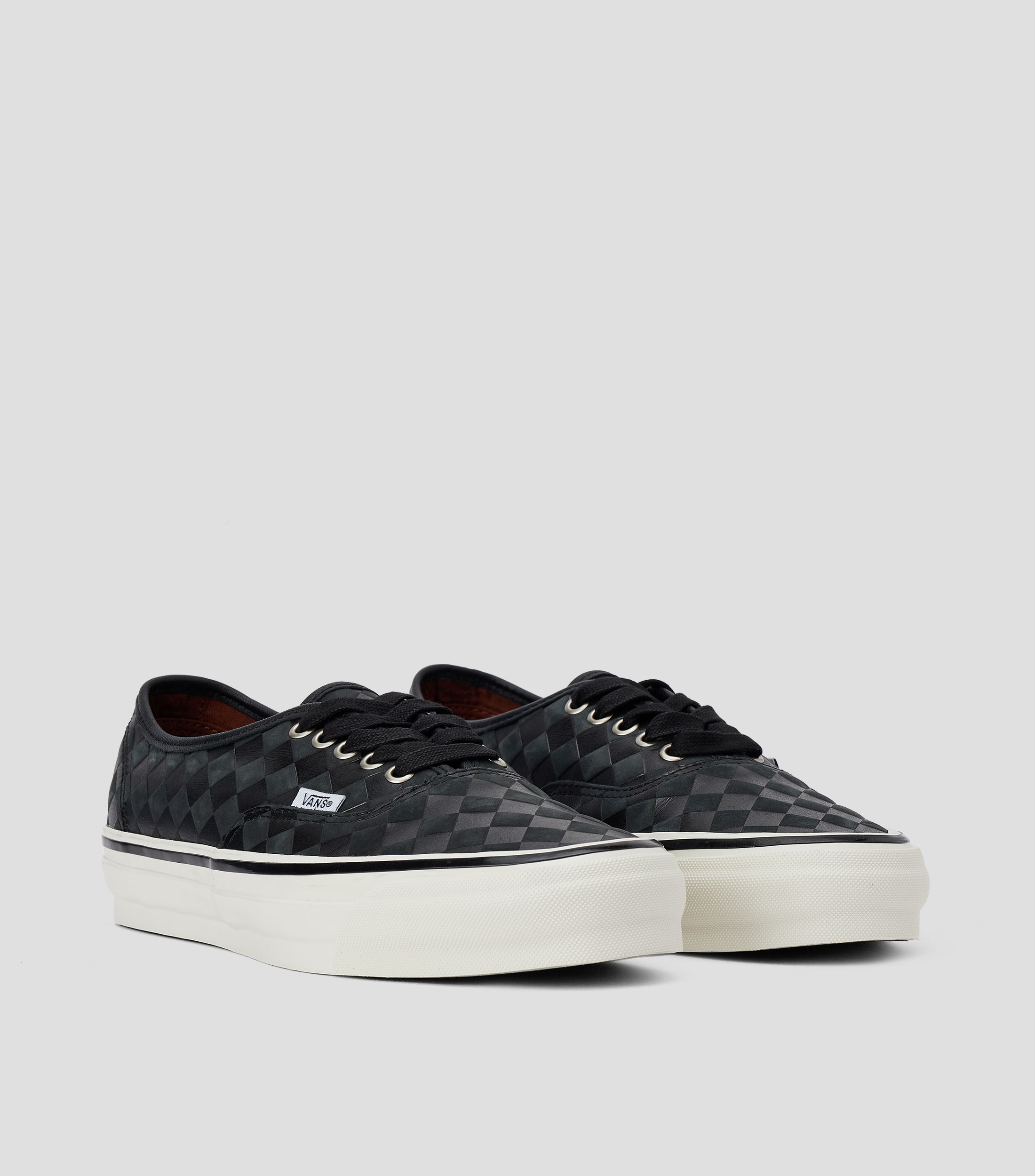 Tenis casuales LX Authentic 44 en piel vacuna Hombre