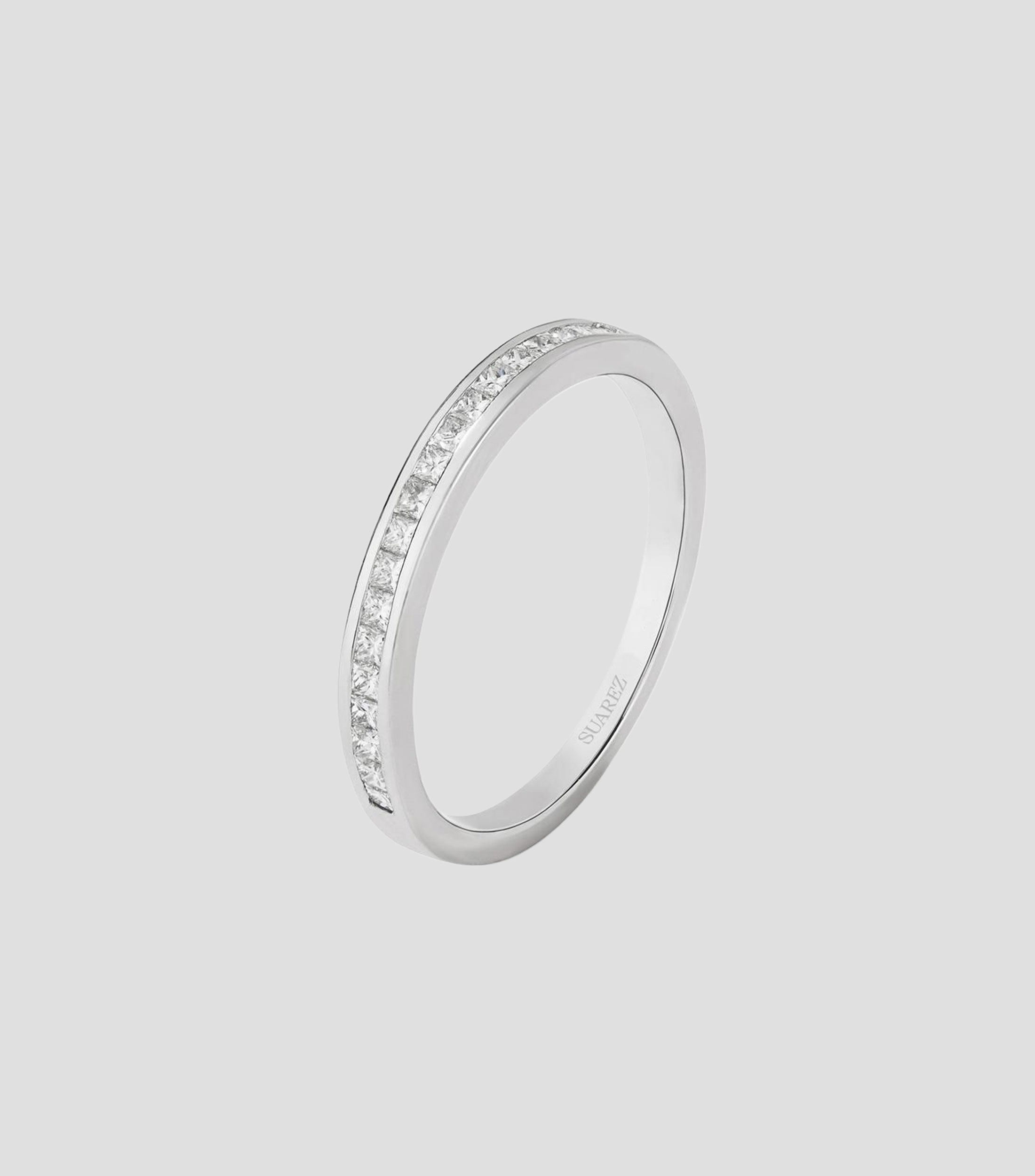Anillo en Oro blanco de 18 Kilates con 19 diamantes en talla princesa Mujer