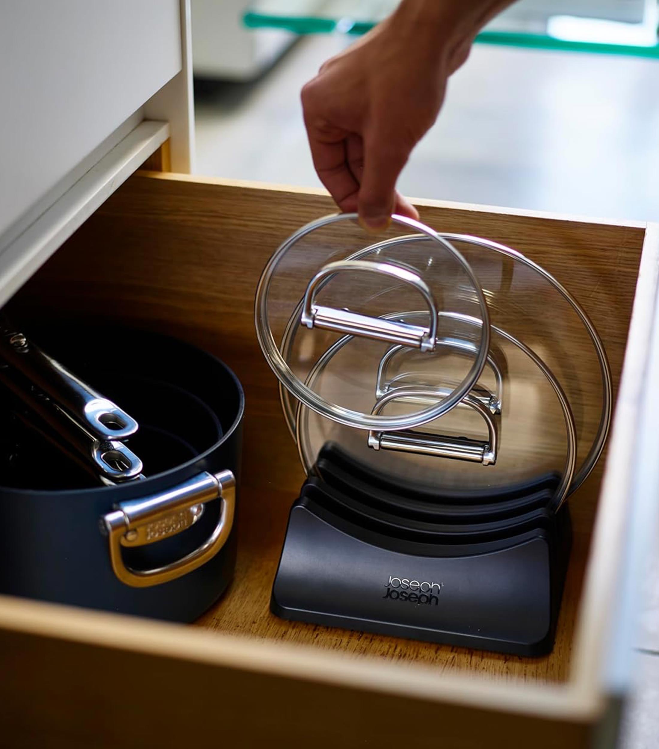 Soporte para tapas de sartén Space Black en plástico