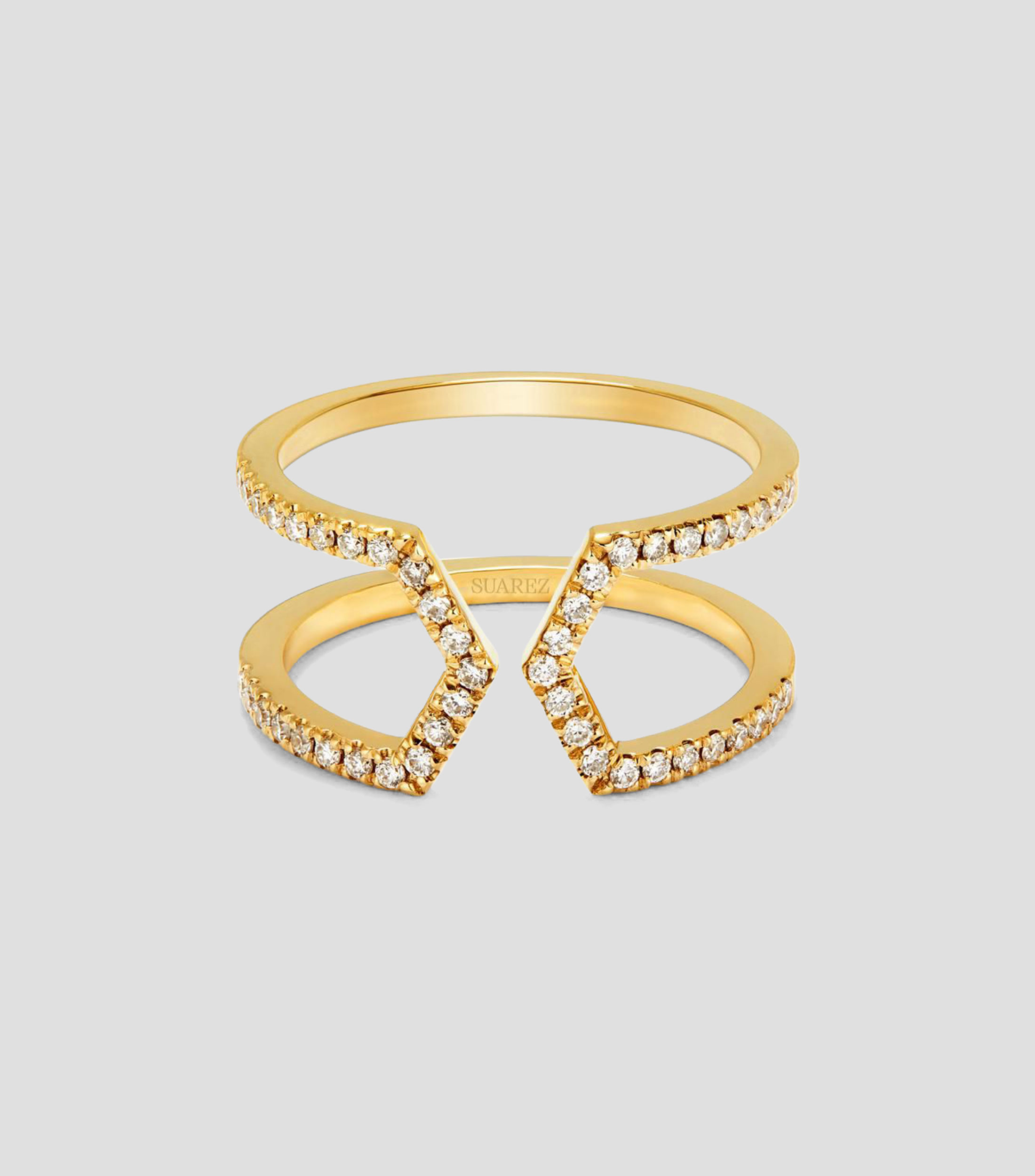 Anillo en Oro amarillo de 18 Kilates con 46 diamantes en talla brillante Mujer