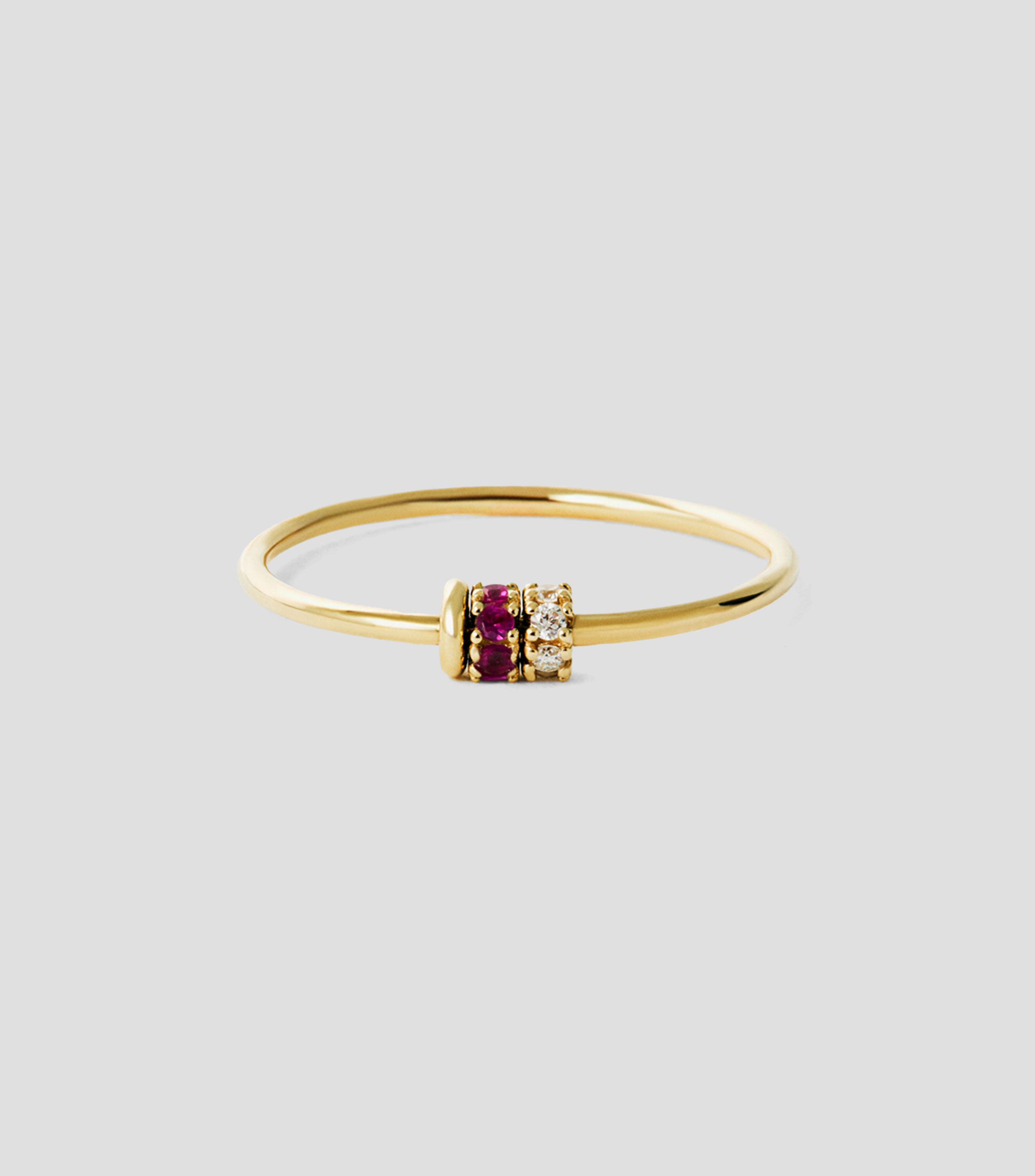 Anillo en Oro amarillo con rubís y diamantes Mujer