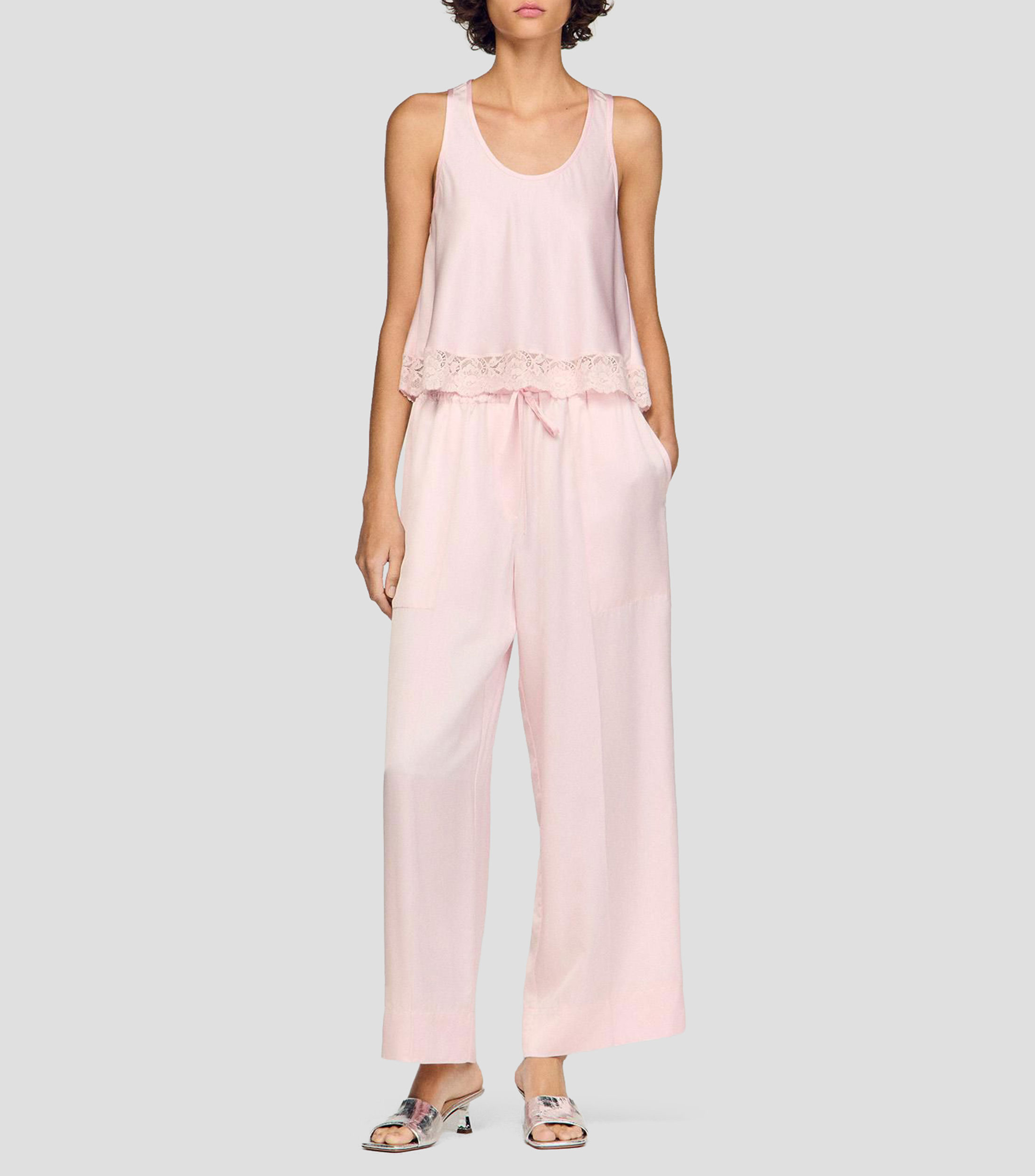 Blusa lisa satinada sin mangas Mujer