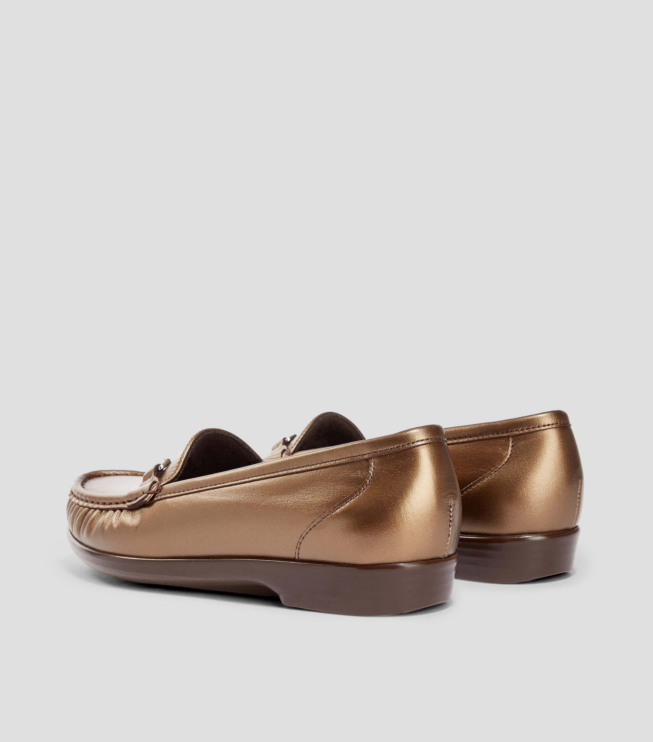 Mocasín Horma mediana, piel genuina, con detalle de hebilla metálica Mujer