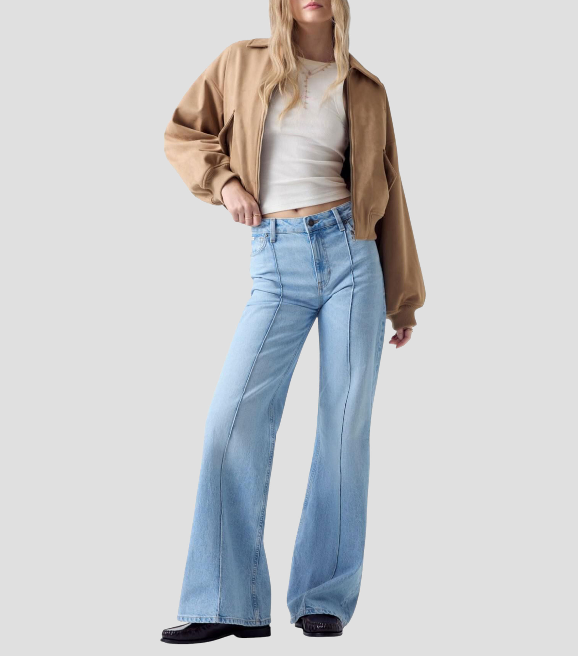Jeans acampanado liso Mujer