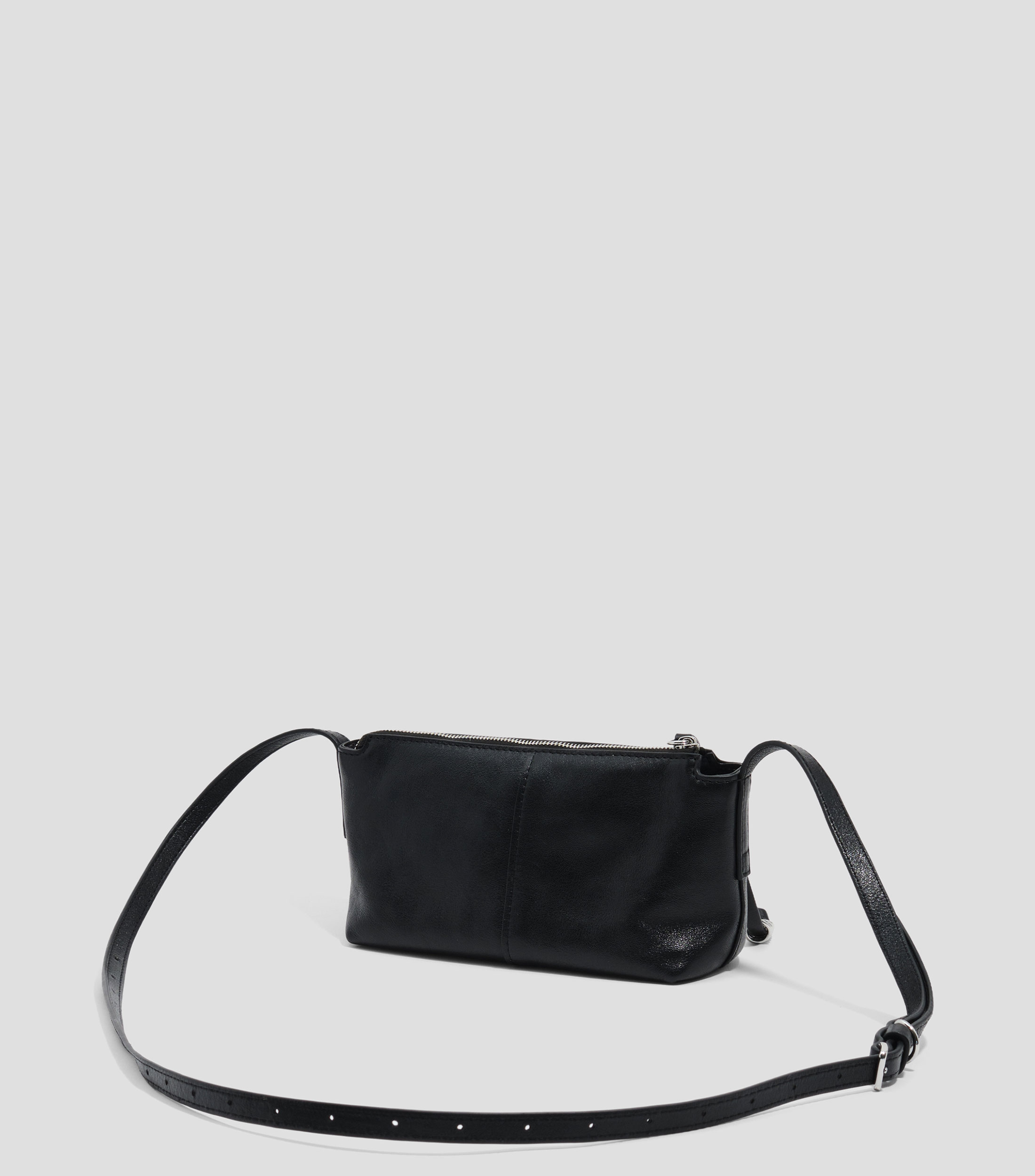 Bolsa crossbody en piel lisa con detalle texturizado Mujer