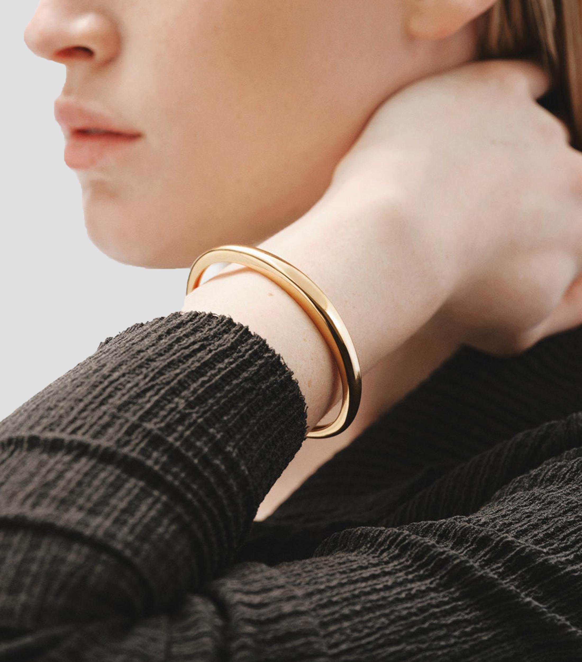 Brazalete abierto en plata .925 Essentials Mujer