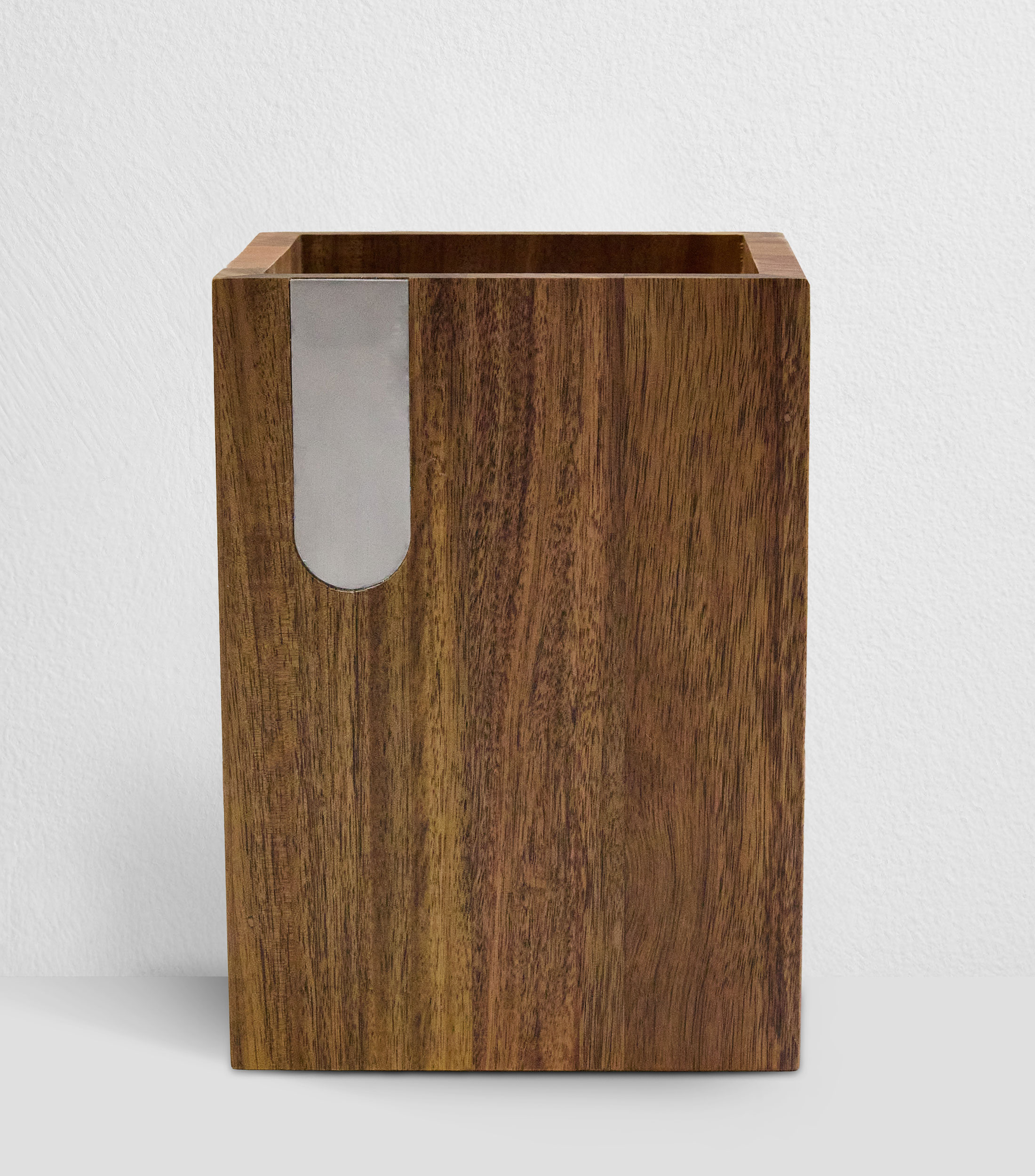 Portautensilios en madera