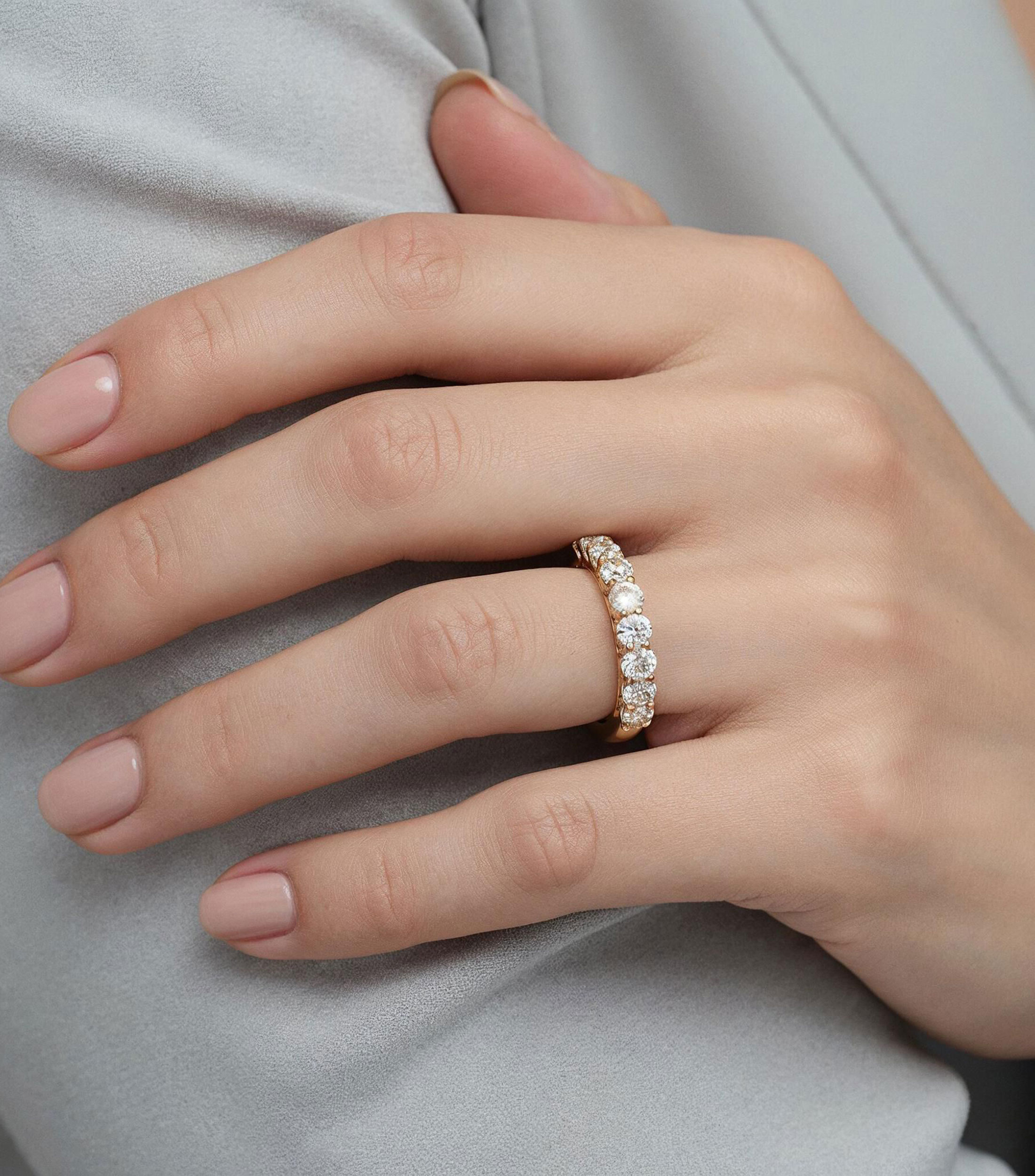 Anillo en Oro amarillo de 14 Kilates con Diamantes Naturales Mujer