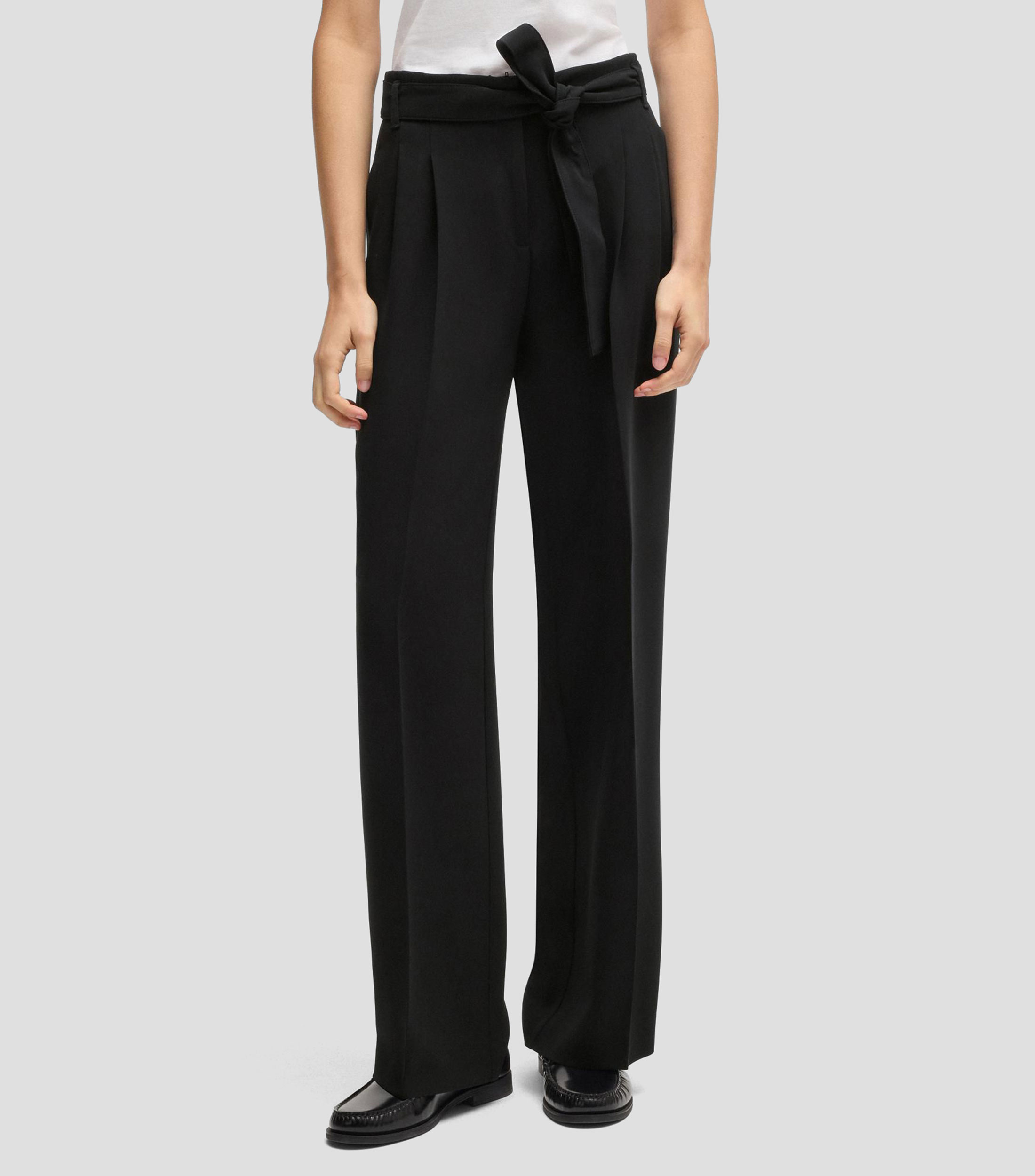 Pantalón relaxed fit en crepé japonés resistente a las arrugas Mujer