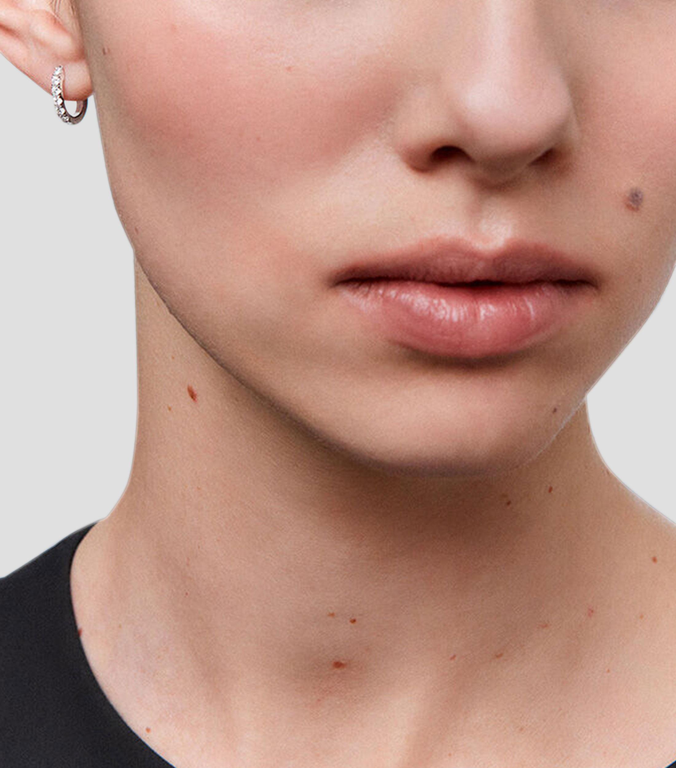 Aretes en Oro blanco de 18 kilates con incrustación de diamantes Mujer