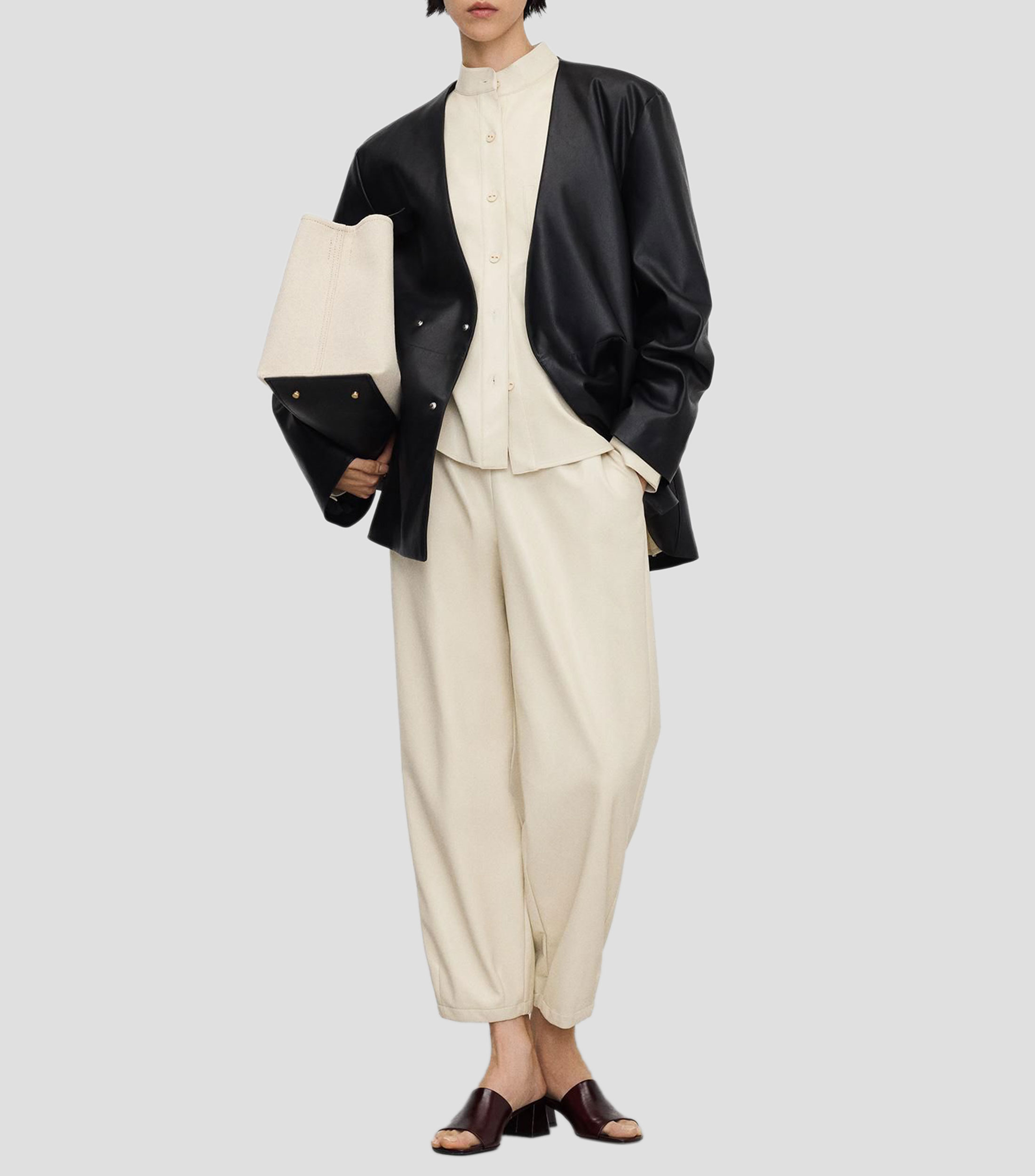 Pantalón casual tipo capri Mujer