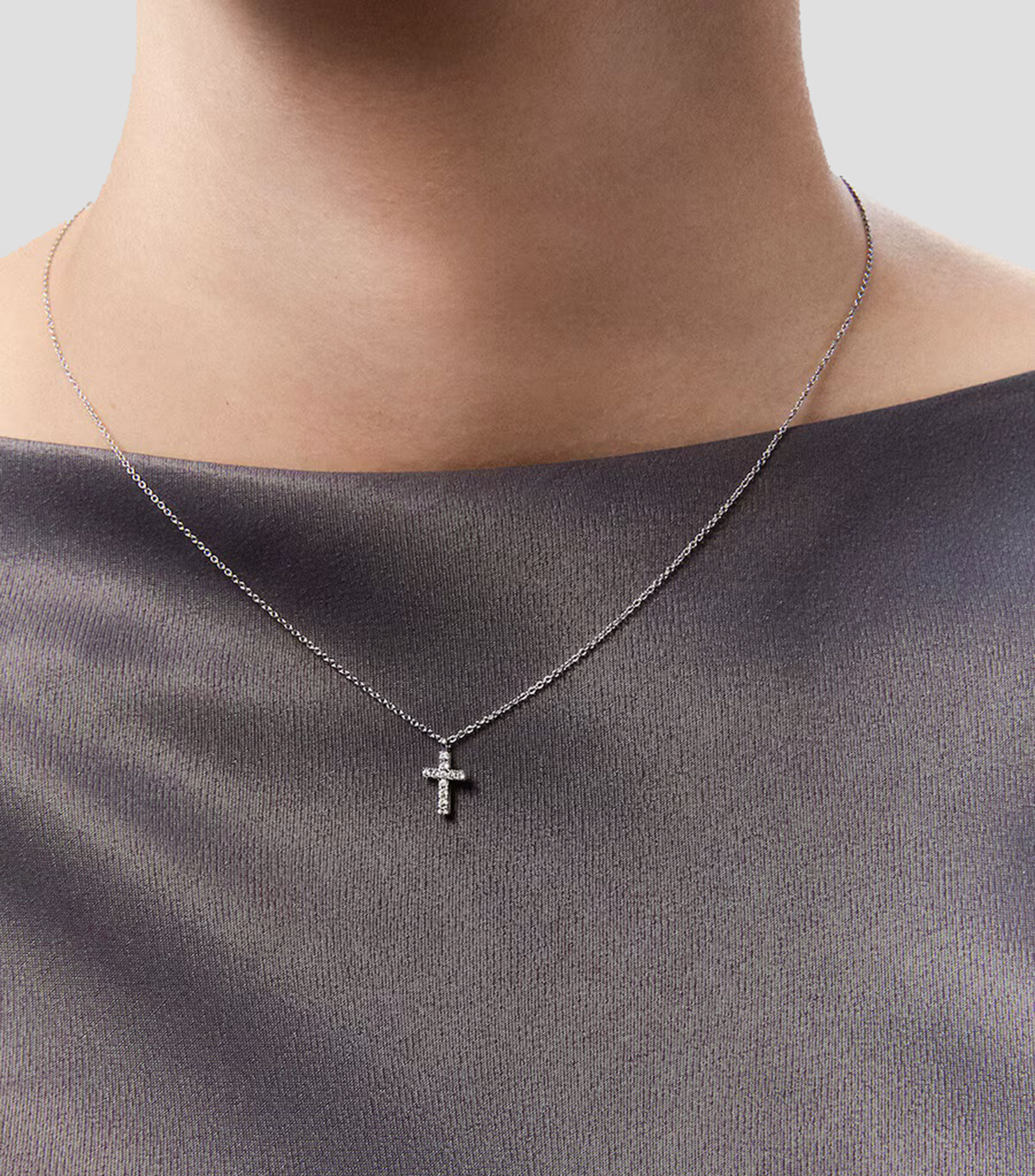 Dije de cruz con cadena en oro blanco de 18 kilates con Diamantes Grace Mujer