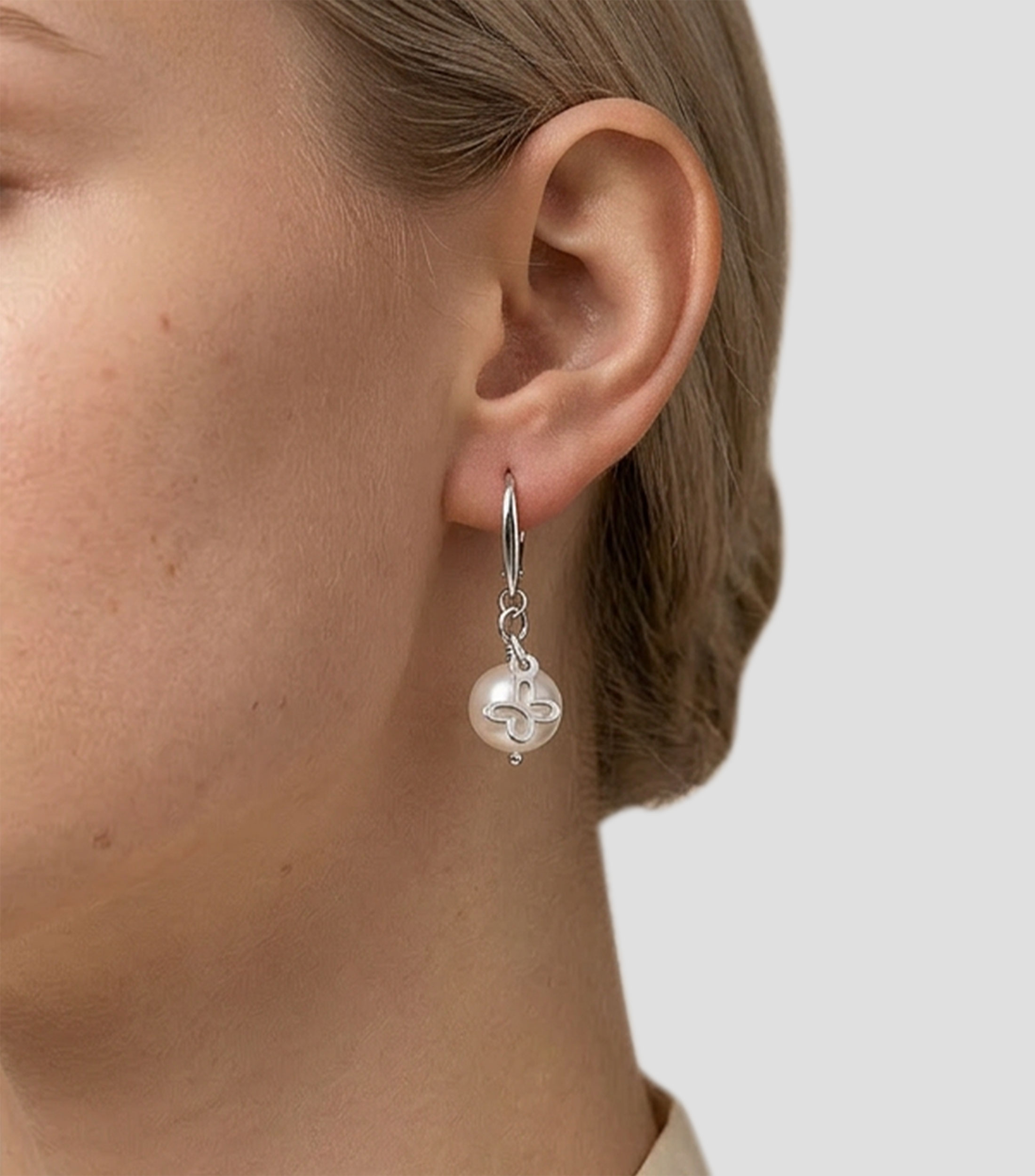 Aretes Mariposa en Plata .925 con Perla Mujer