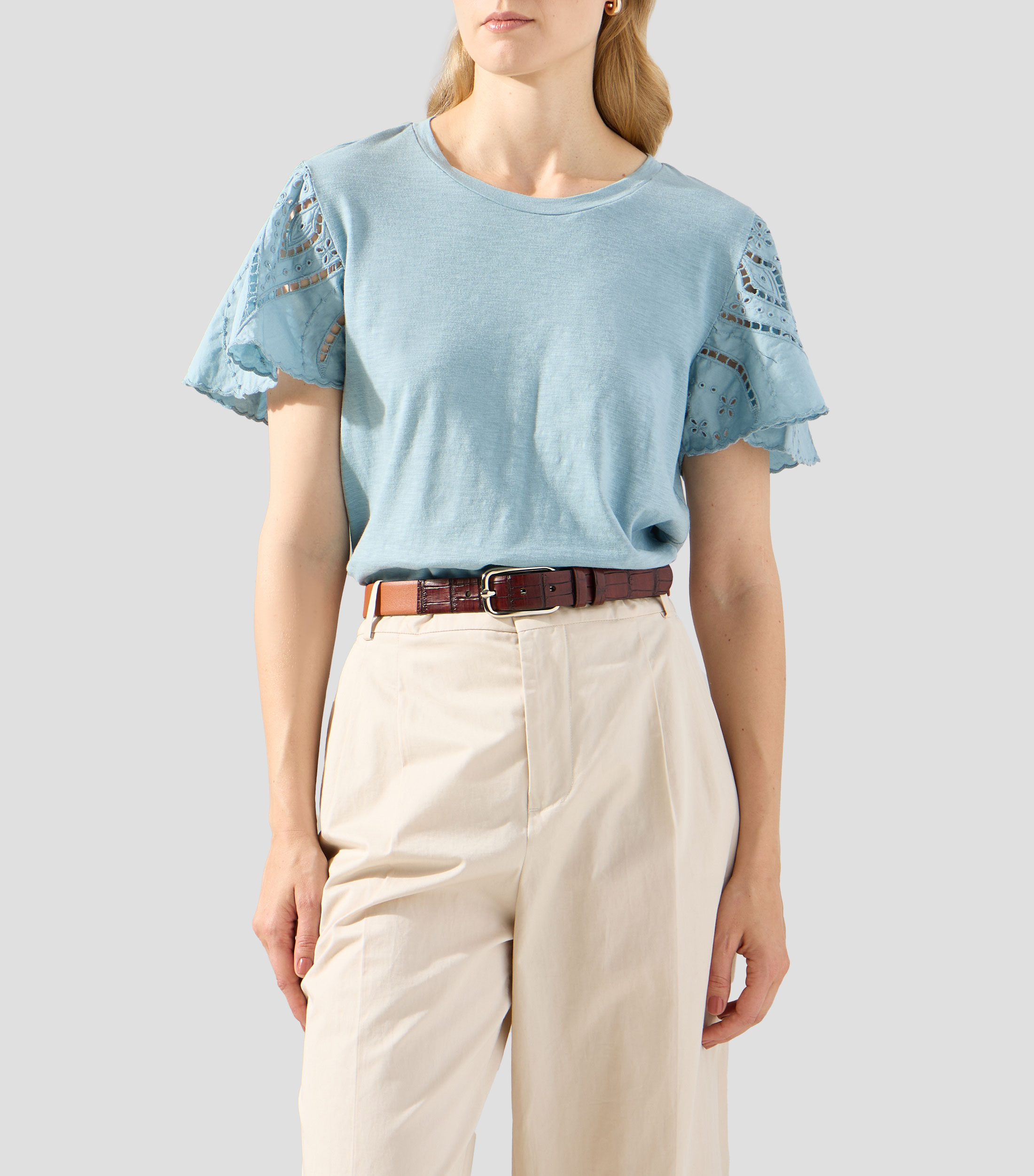 Blusa con microdiseños manga corta Mujer