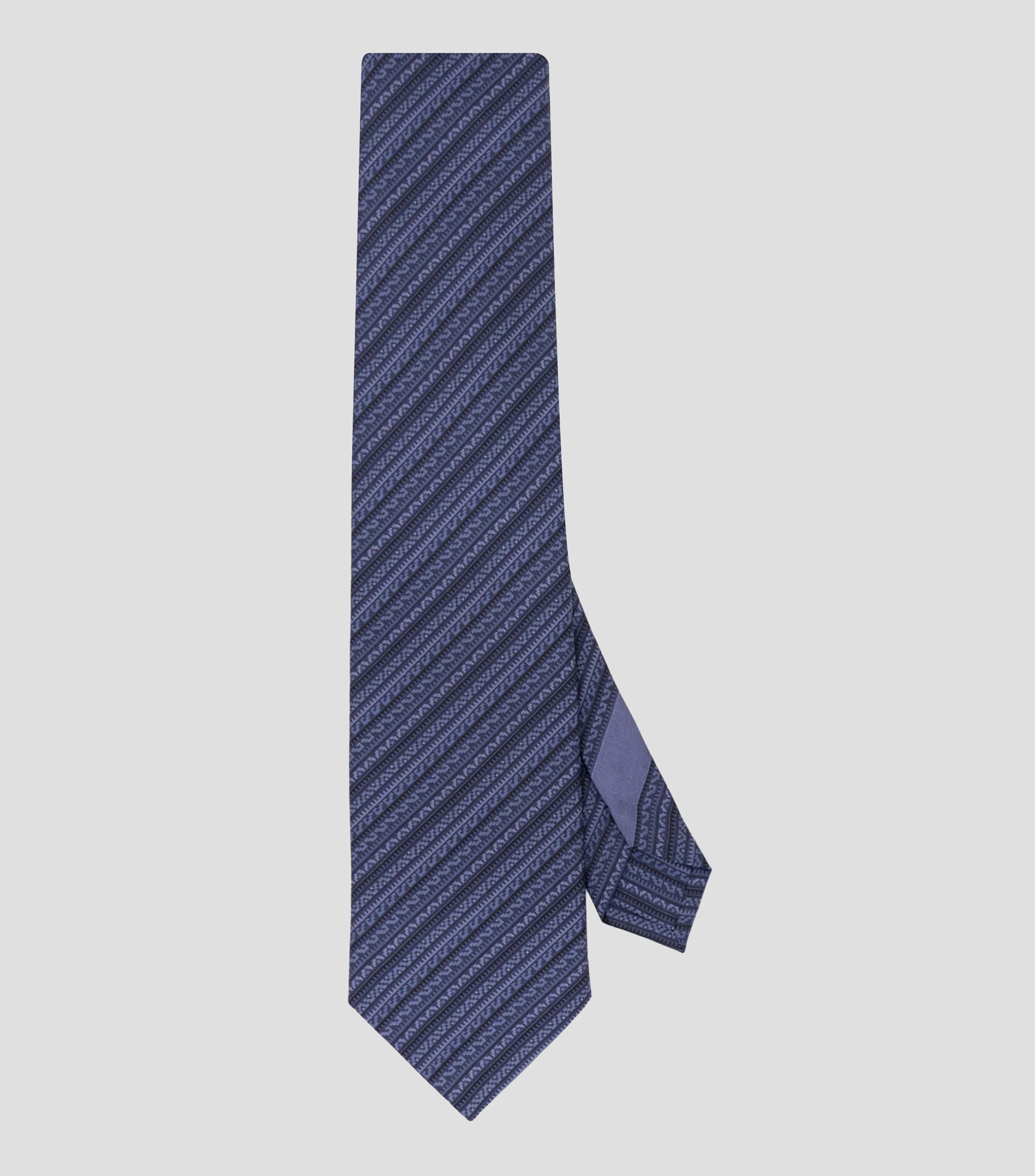 Corbata ancha en seda negro con gris estampada Grecas Prehispánicas