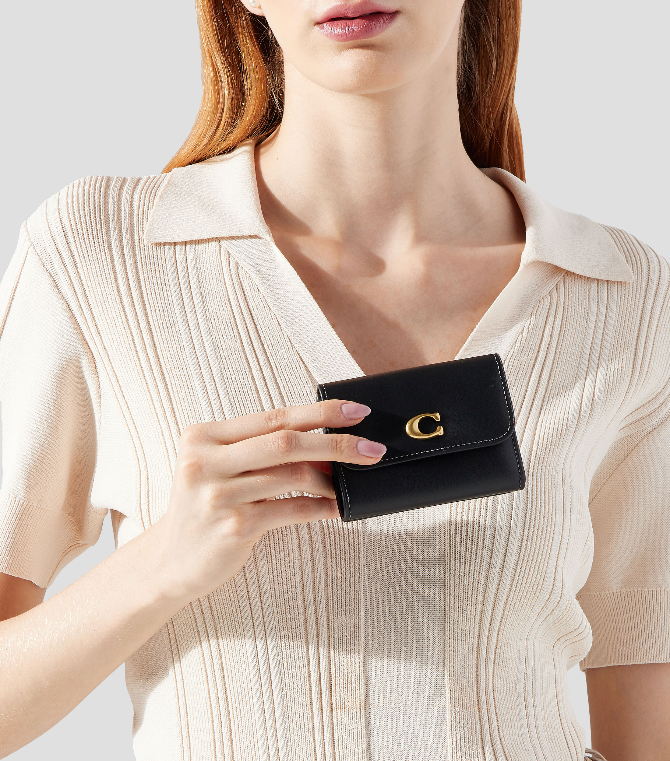 Cartera en piel con logo lisa Mujer