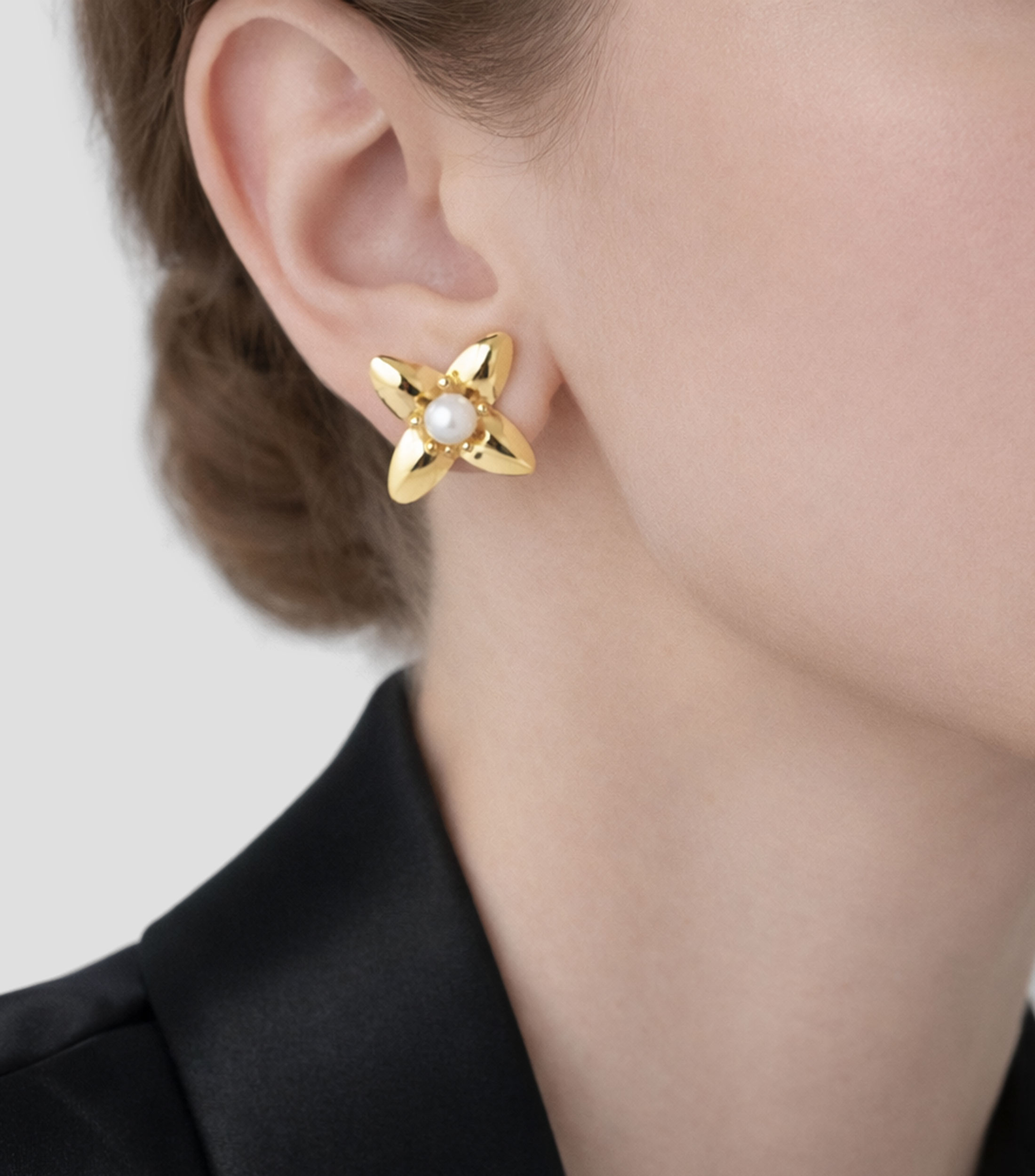 Aretes Flor con perla Mujer