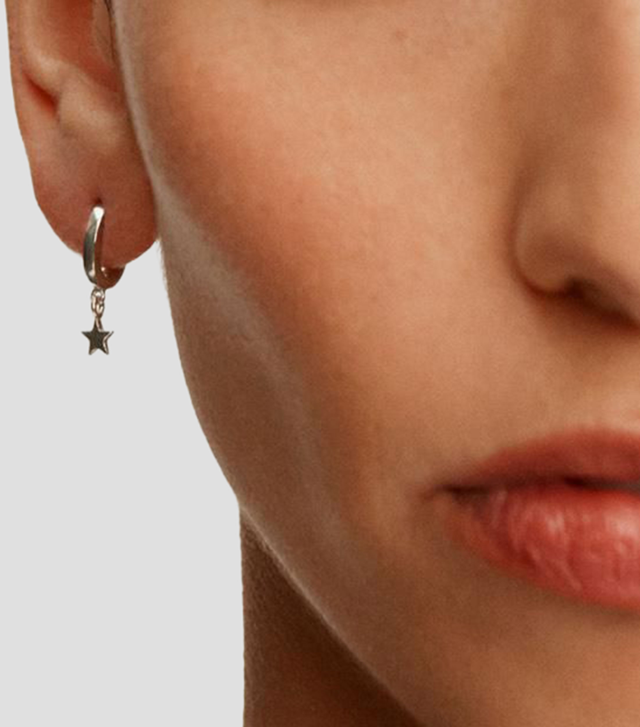 Pendientes de aro pequeño en plata .925 con estrella Rush Mujer