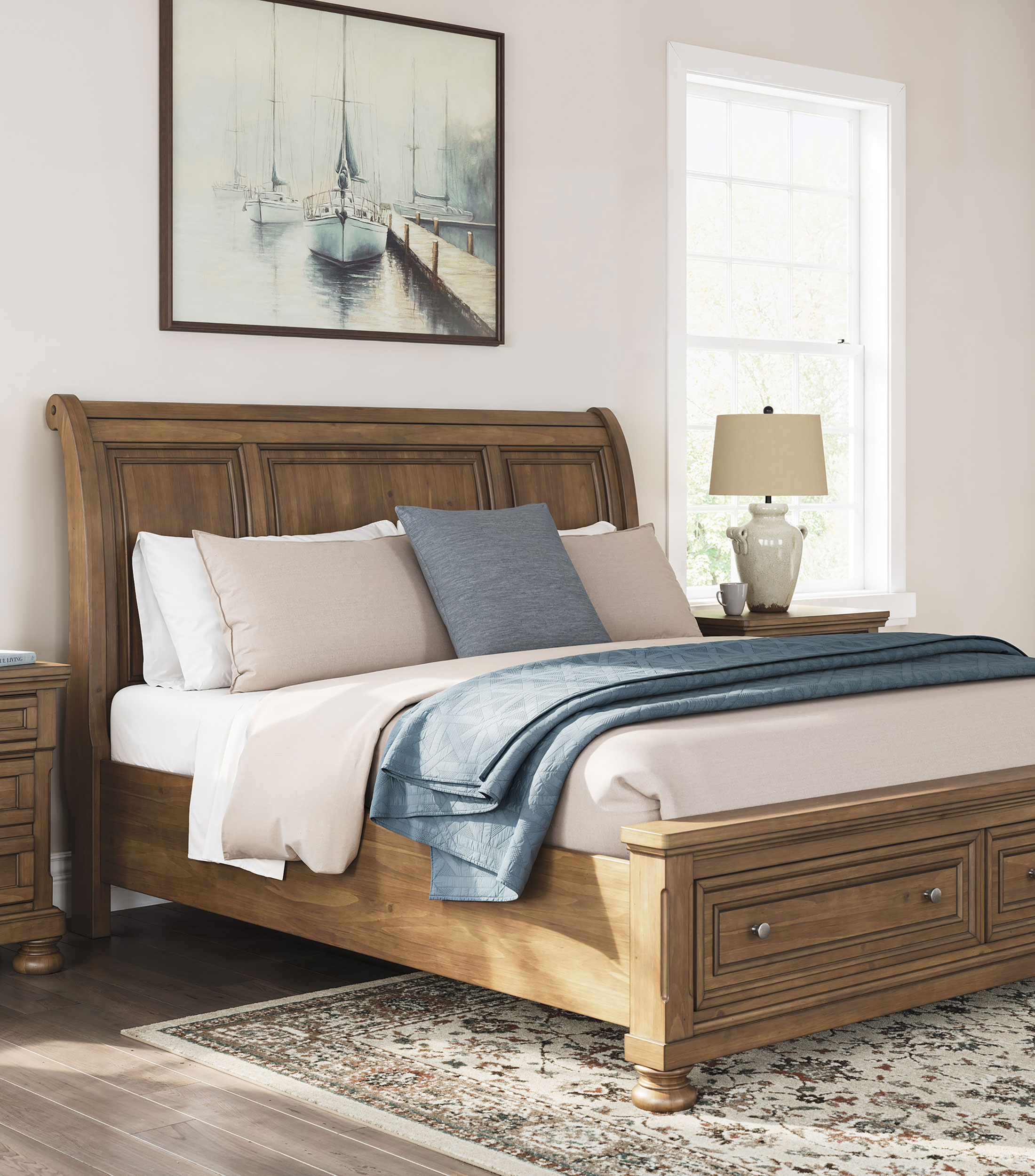 Cama king size Trineo Valeriana en madera de álamo, chapa de pino y sustrato MDF