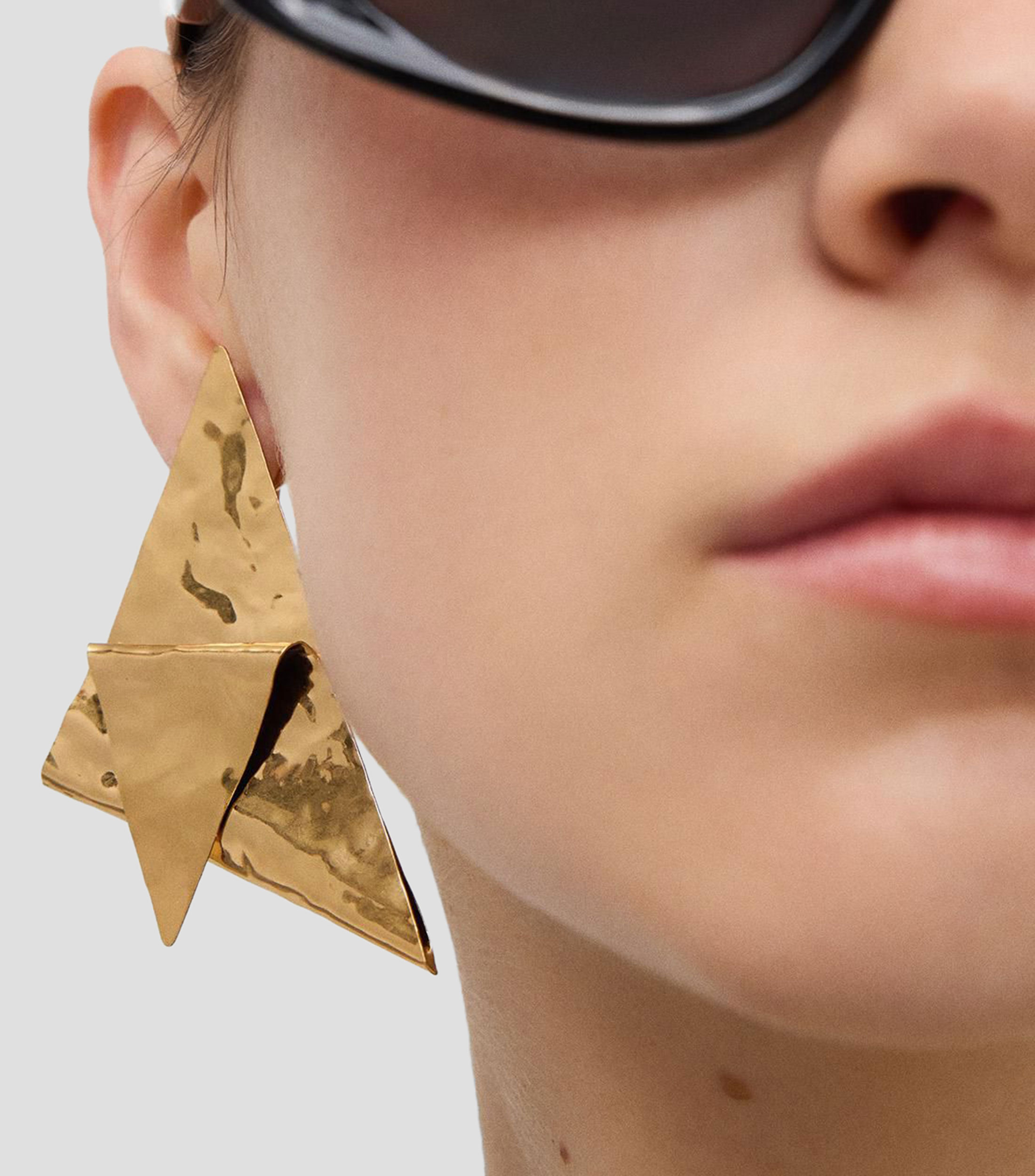 Aretes triangulares grandes Mujer