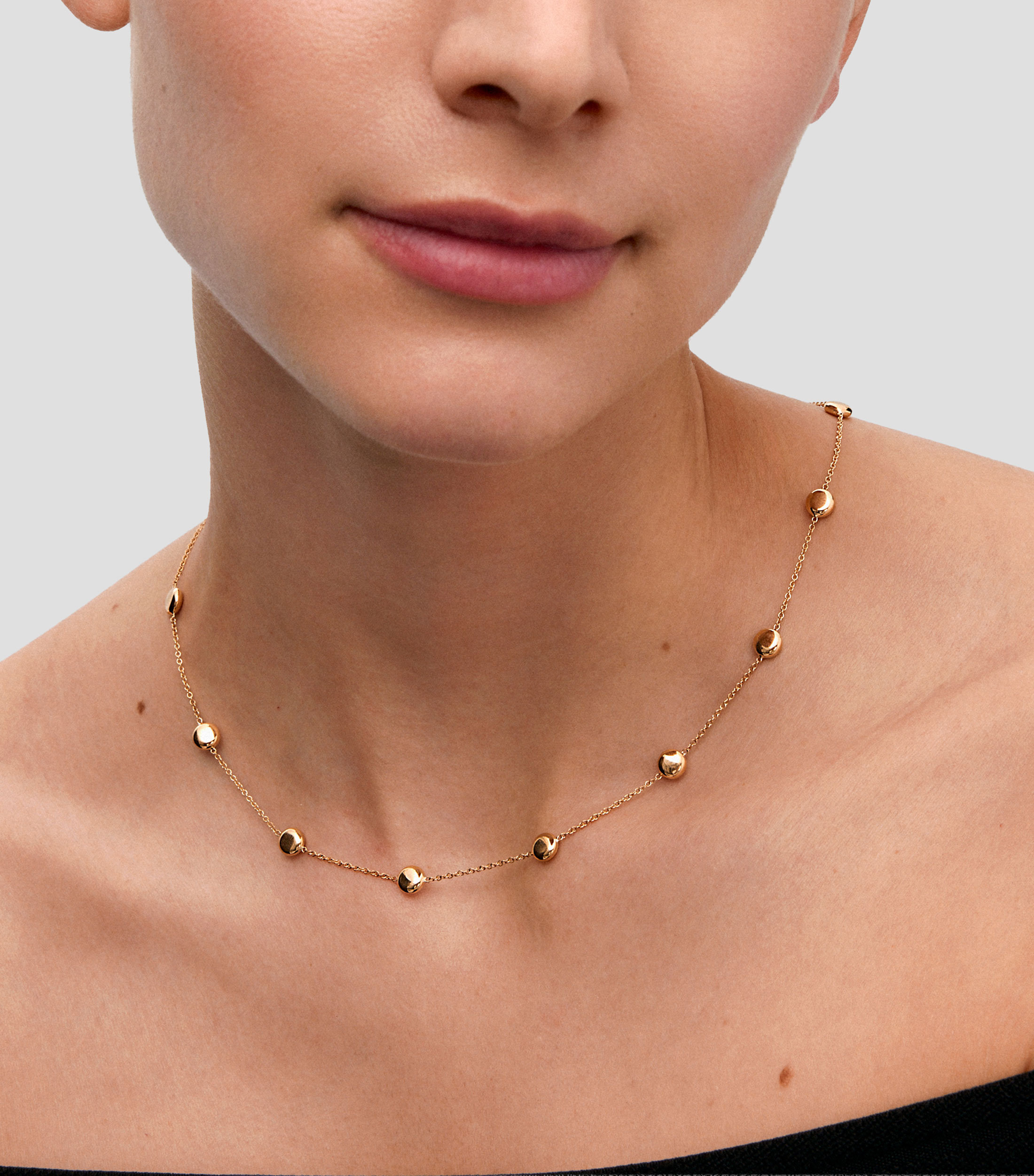 Collar en Oro amarillo de 18 Kilates con detalles esféricos Mujer
