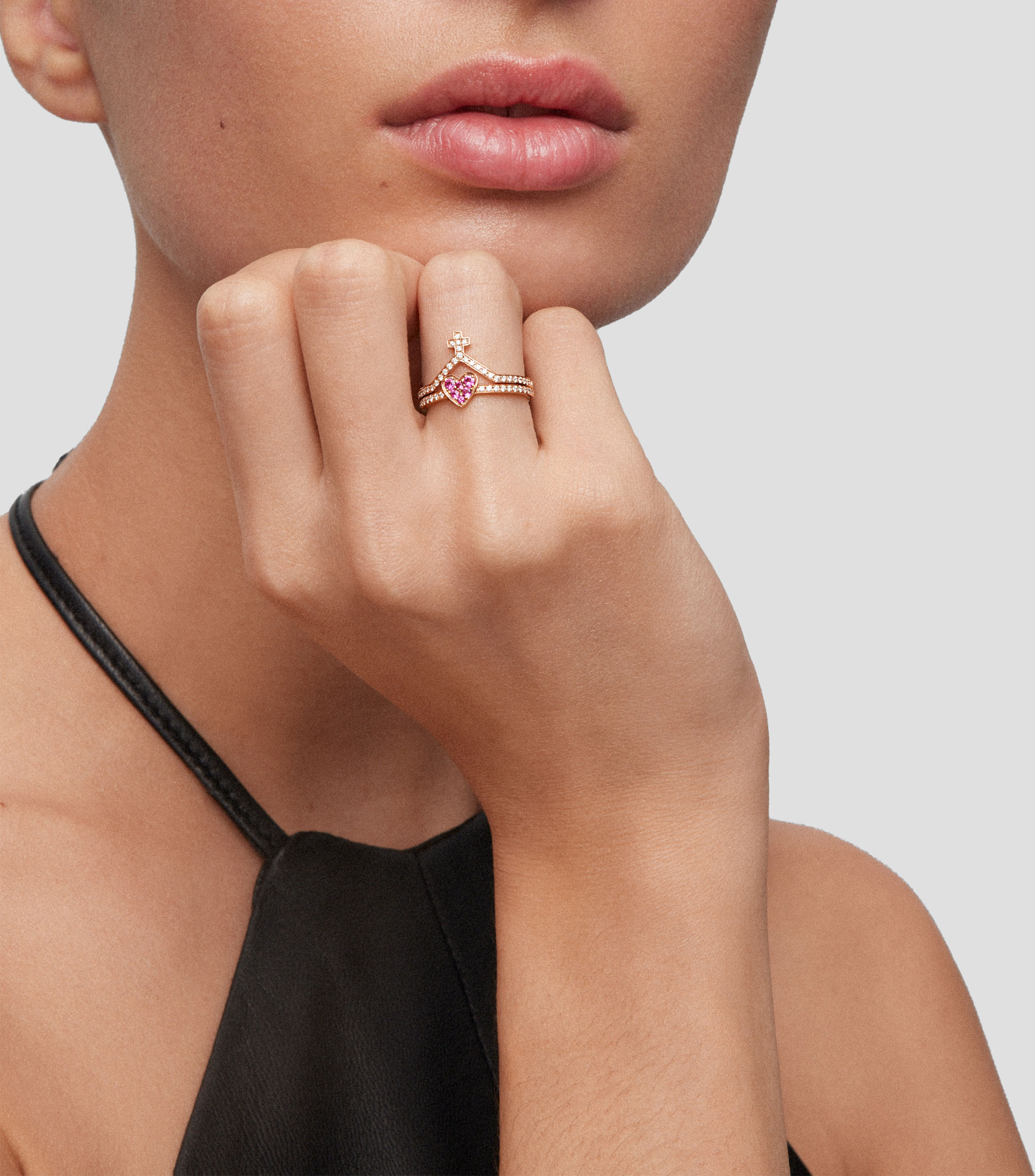 Anillo en oro rosa de 18 kilates con diamantes y zafiro Mujer